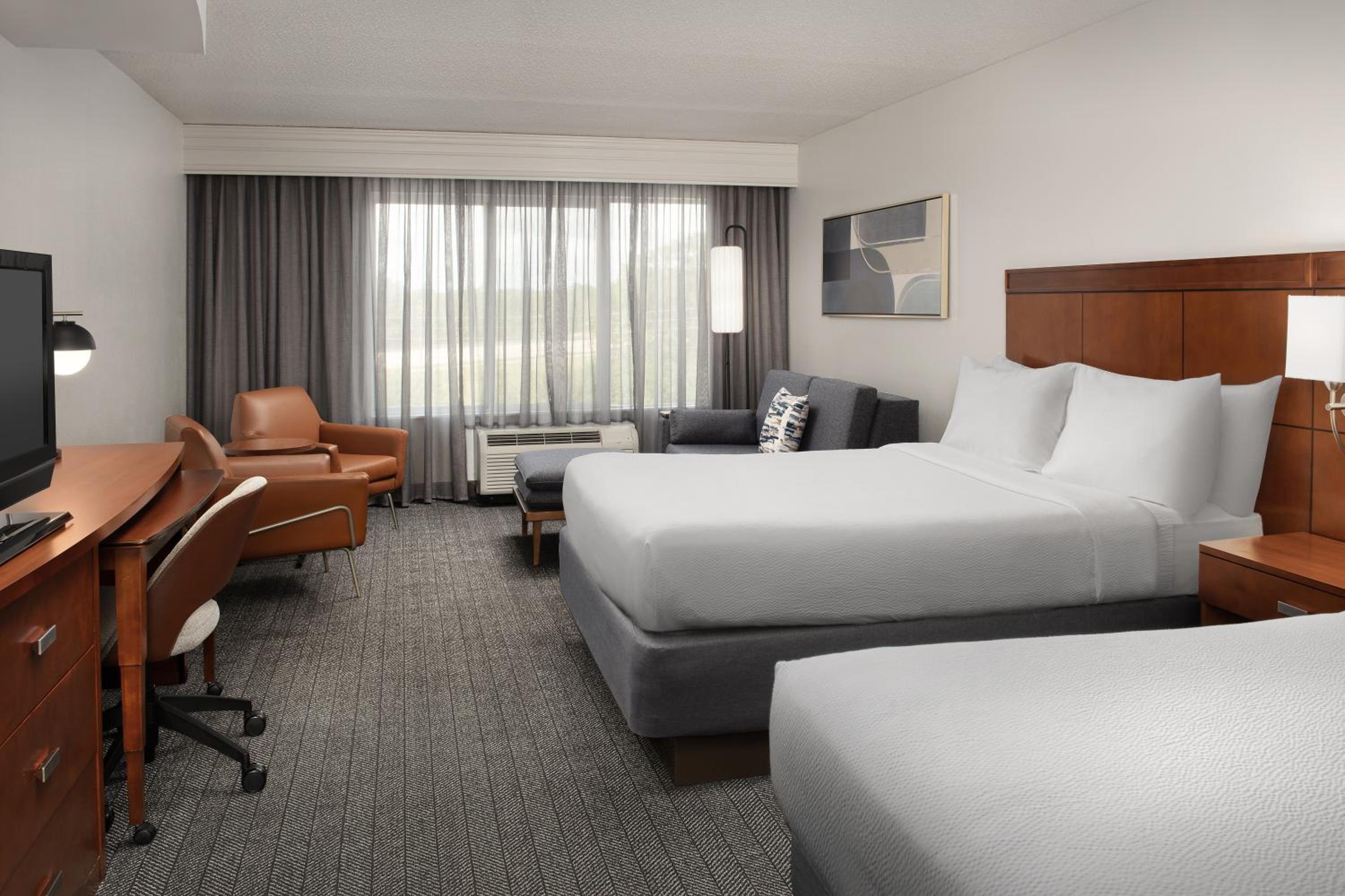 Queen Room with Two Queen Beds - Photo 1