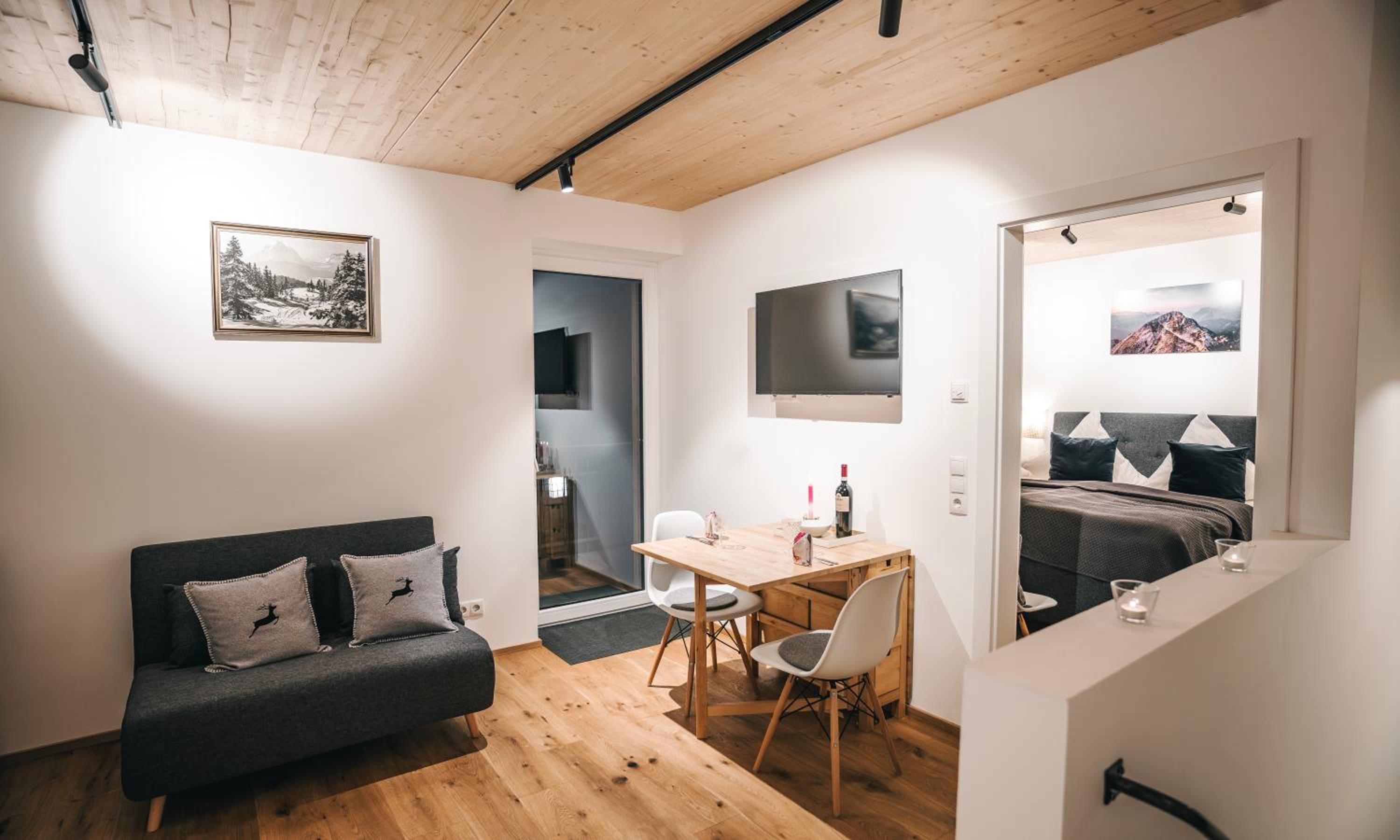 Apartment - Split Level photo 2
