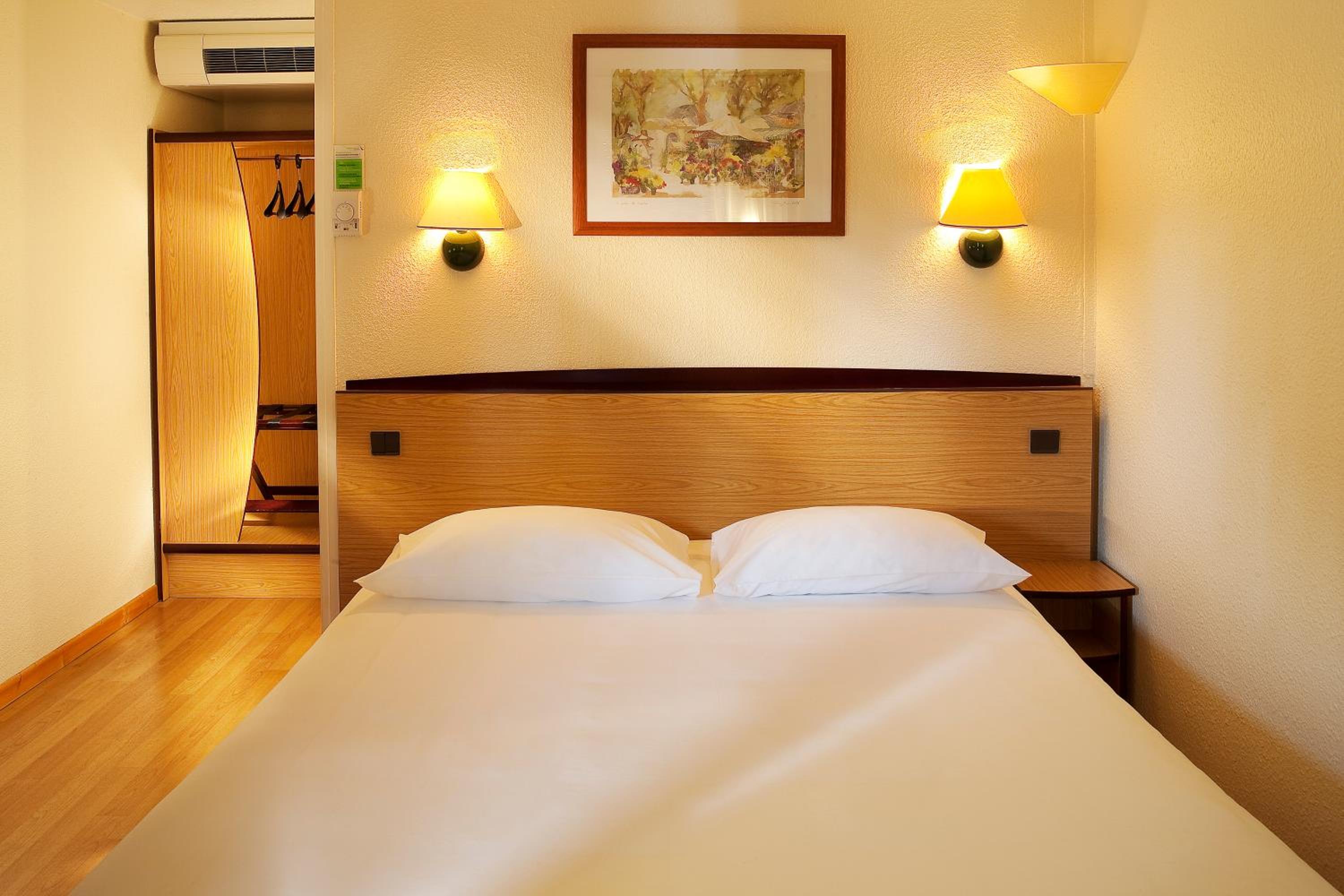 Double Room - Photo 6