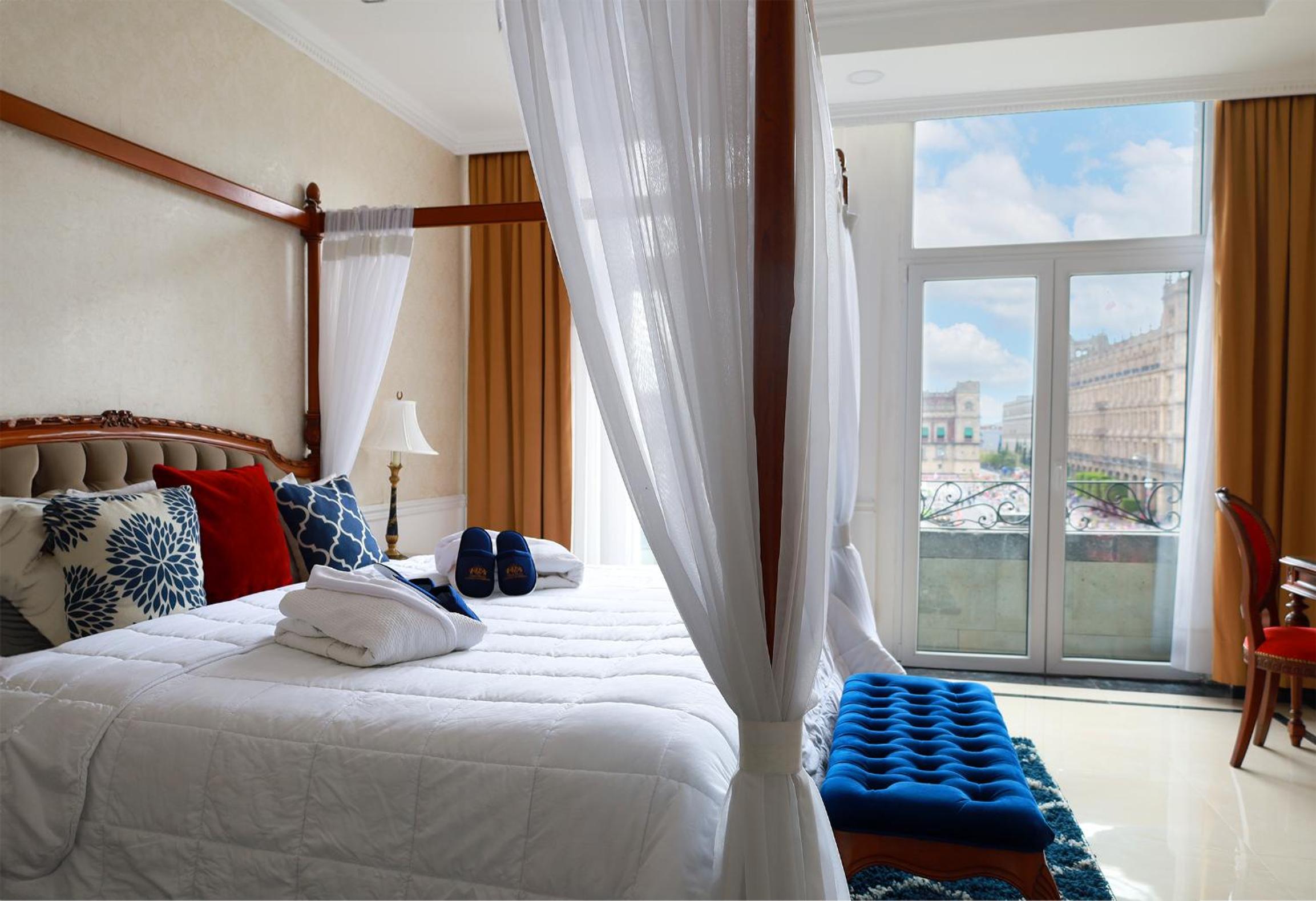 Junior Suite - Zocalo View - Photo 5