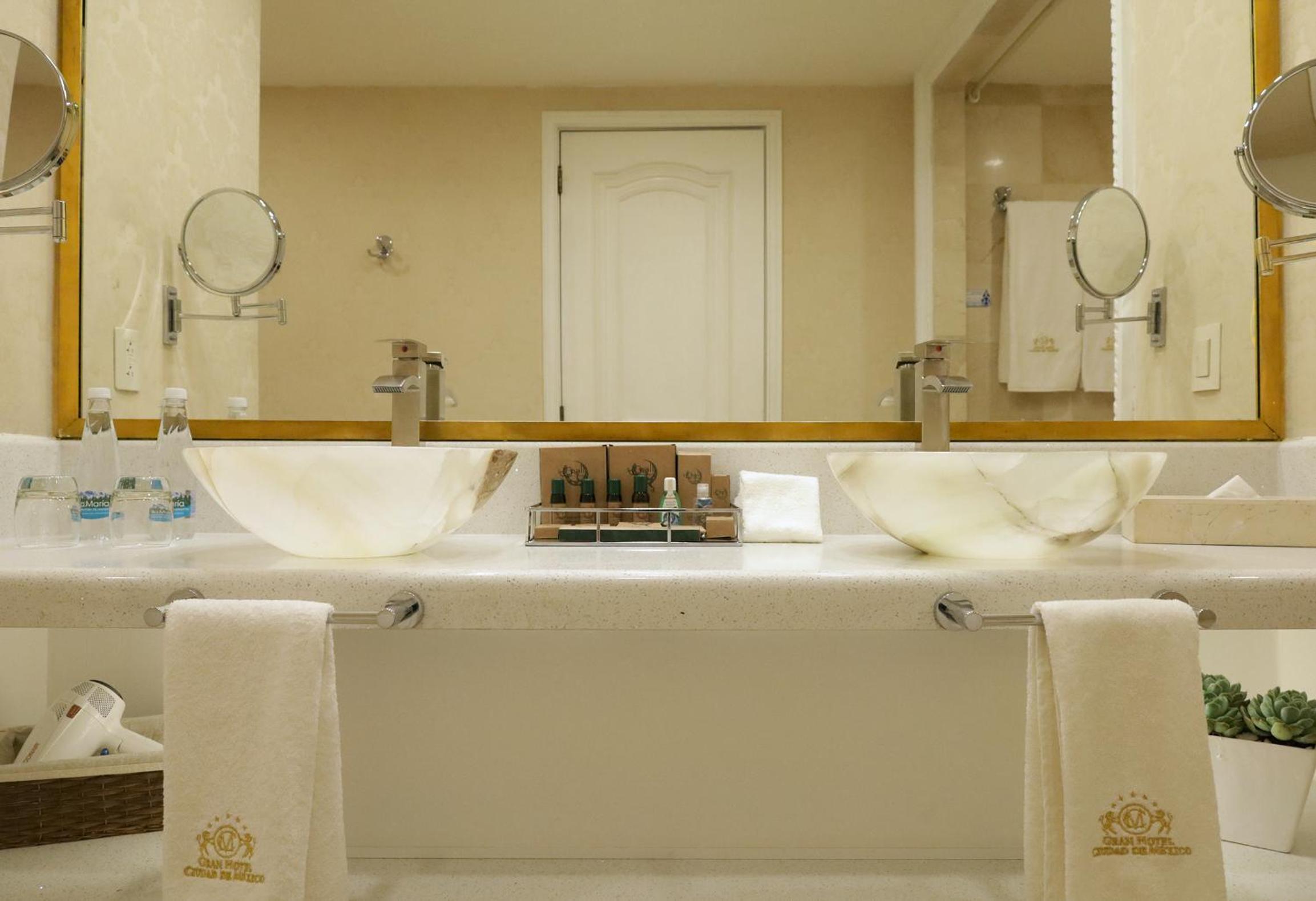 Junior Suite - Zocalo View - Photo 7