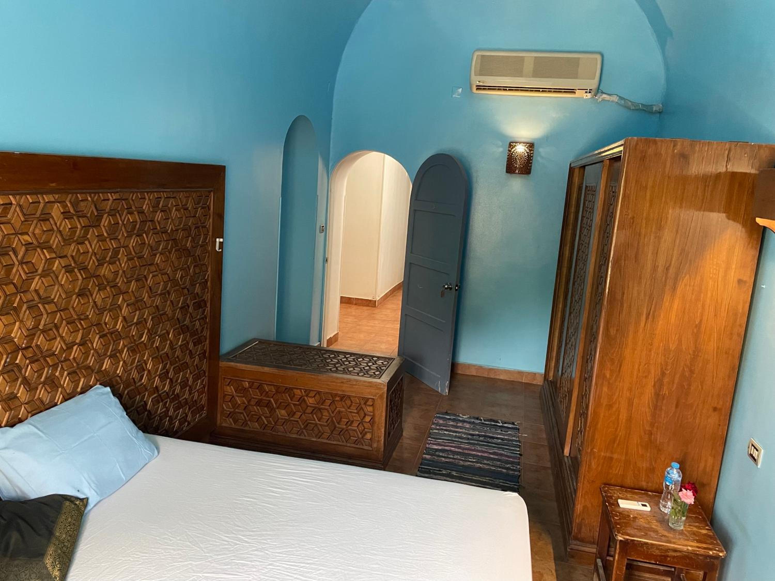 Deluxe Double Room with Private Bathroom With Garden View - Photo 5