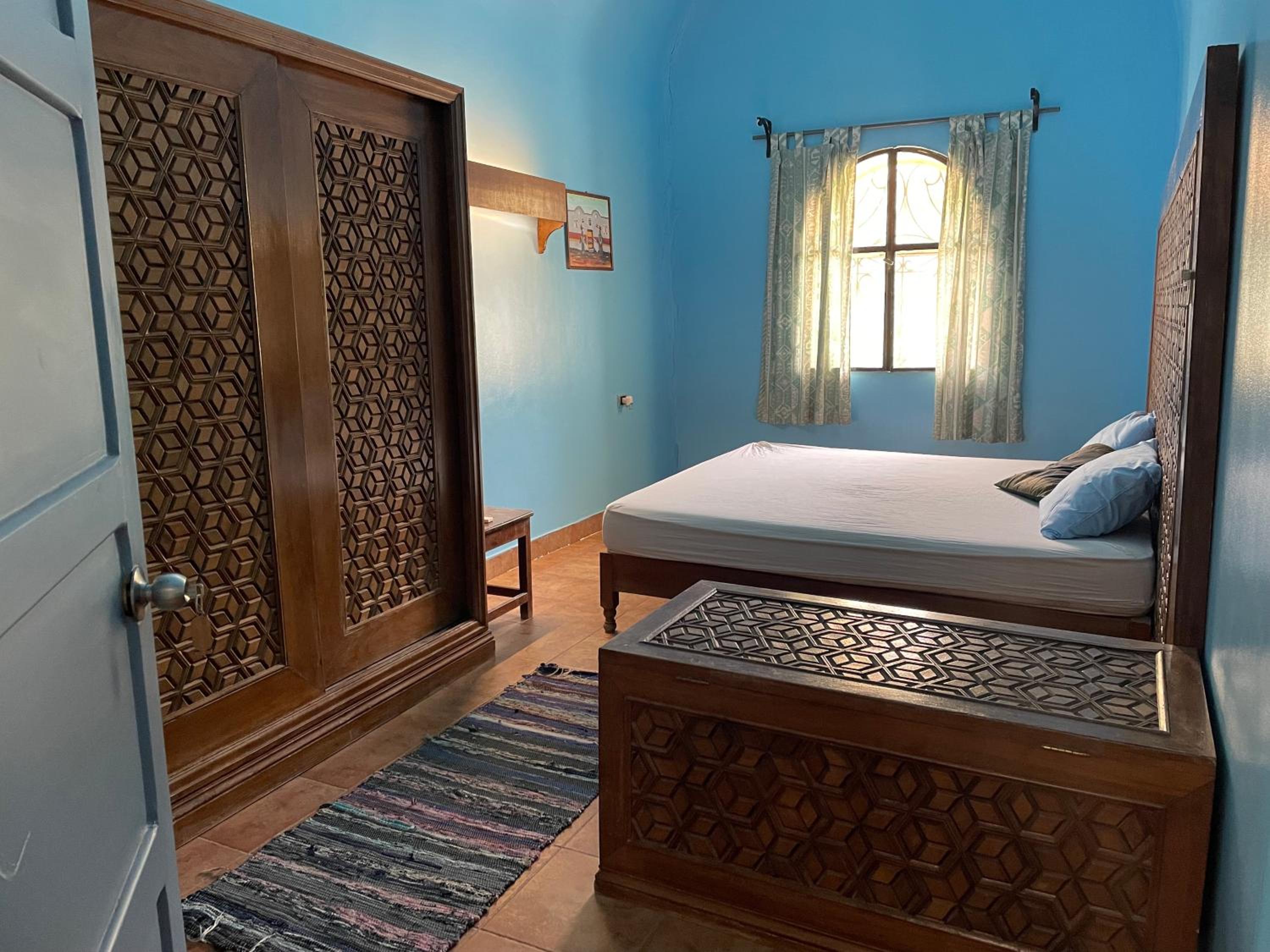 Deluxe Double Room with Private Bathroom With Garden View - Photo 7