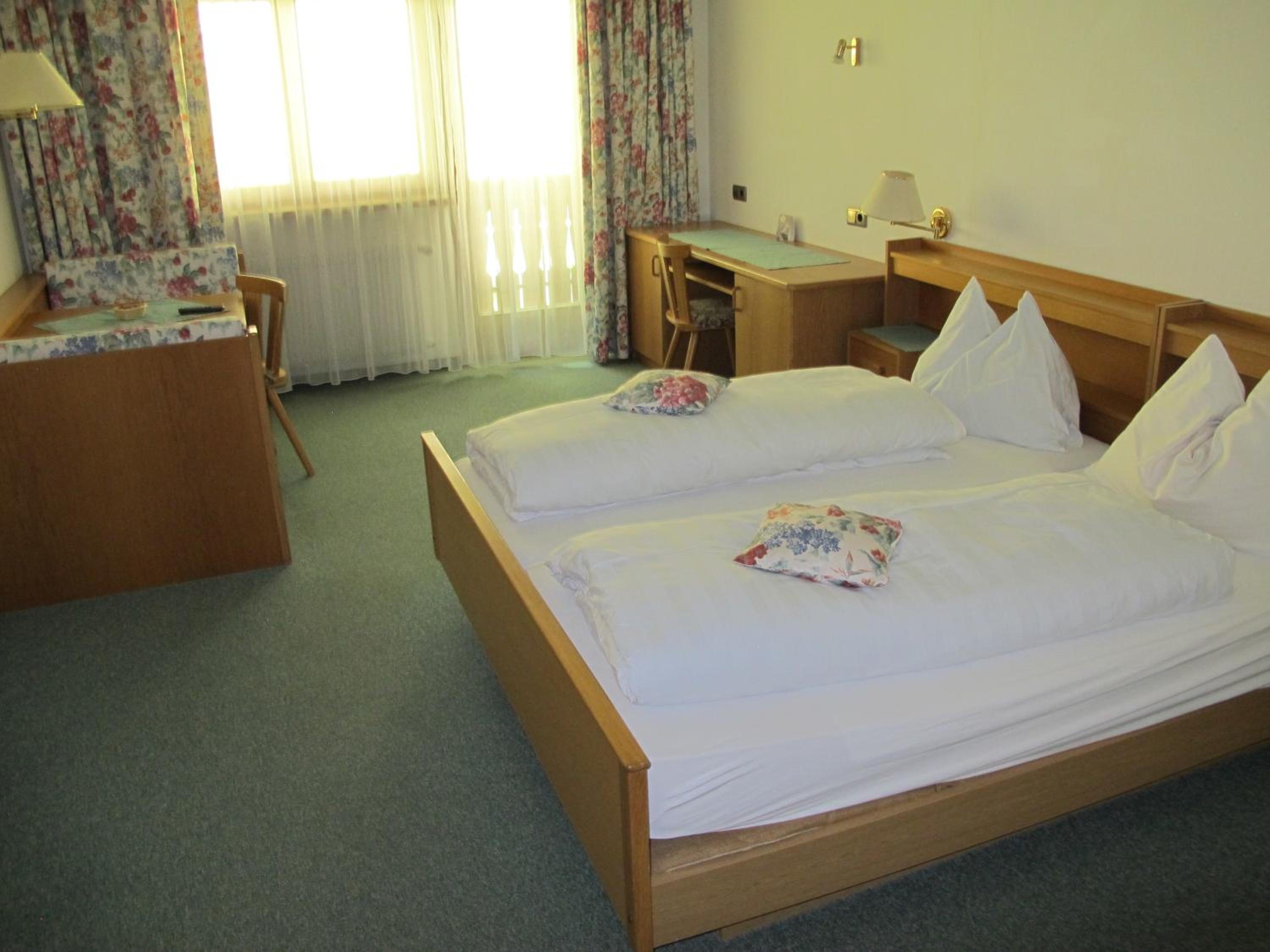 Large Double Room photo 3