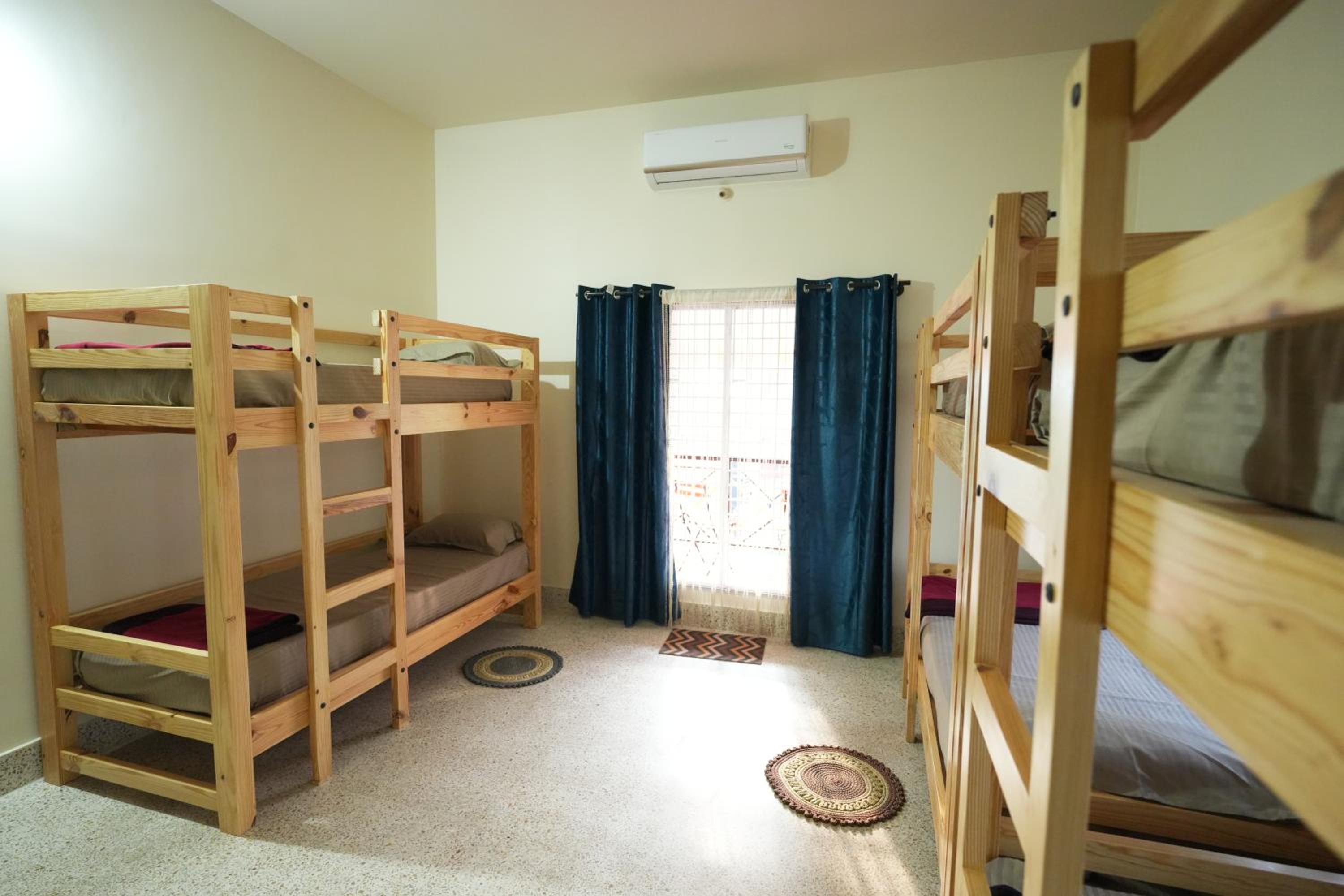 Bed in 6-Bed Mixed Dormitory Room photo 1