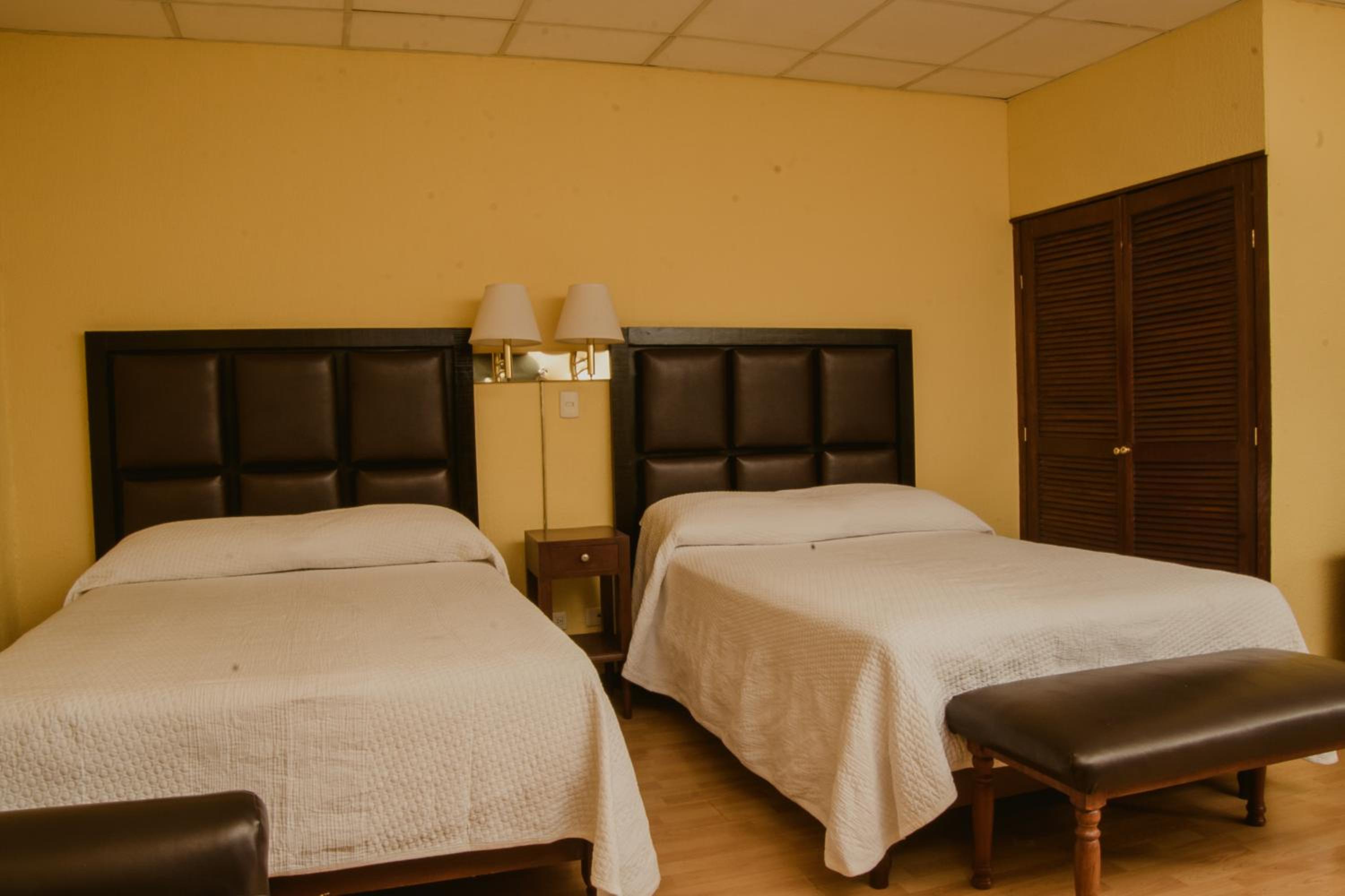 Deluxe Suite with Spa Bath
