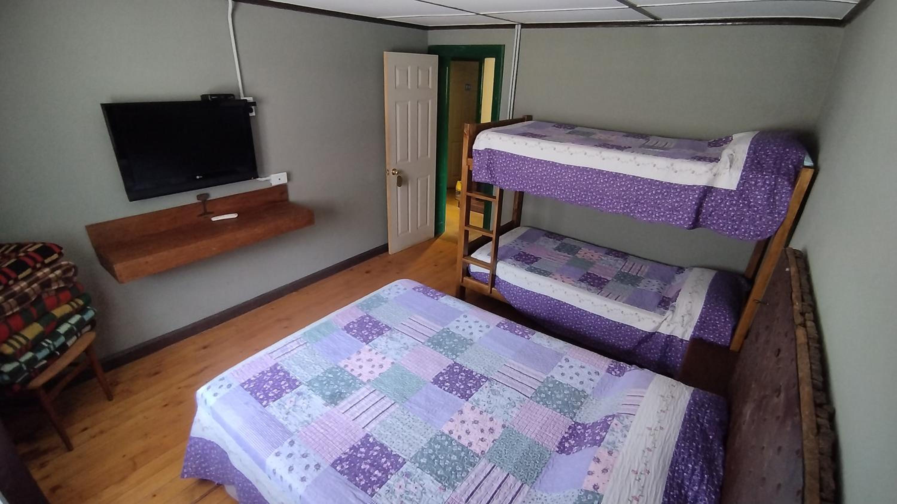 Quadruple Room With Private Bathroom photo 3