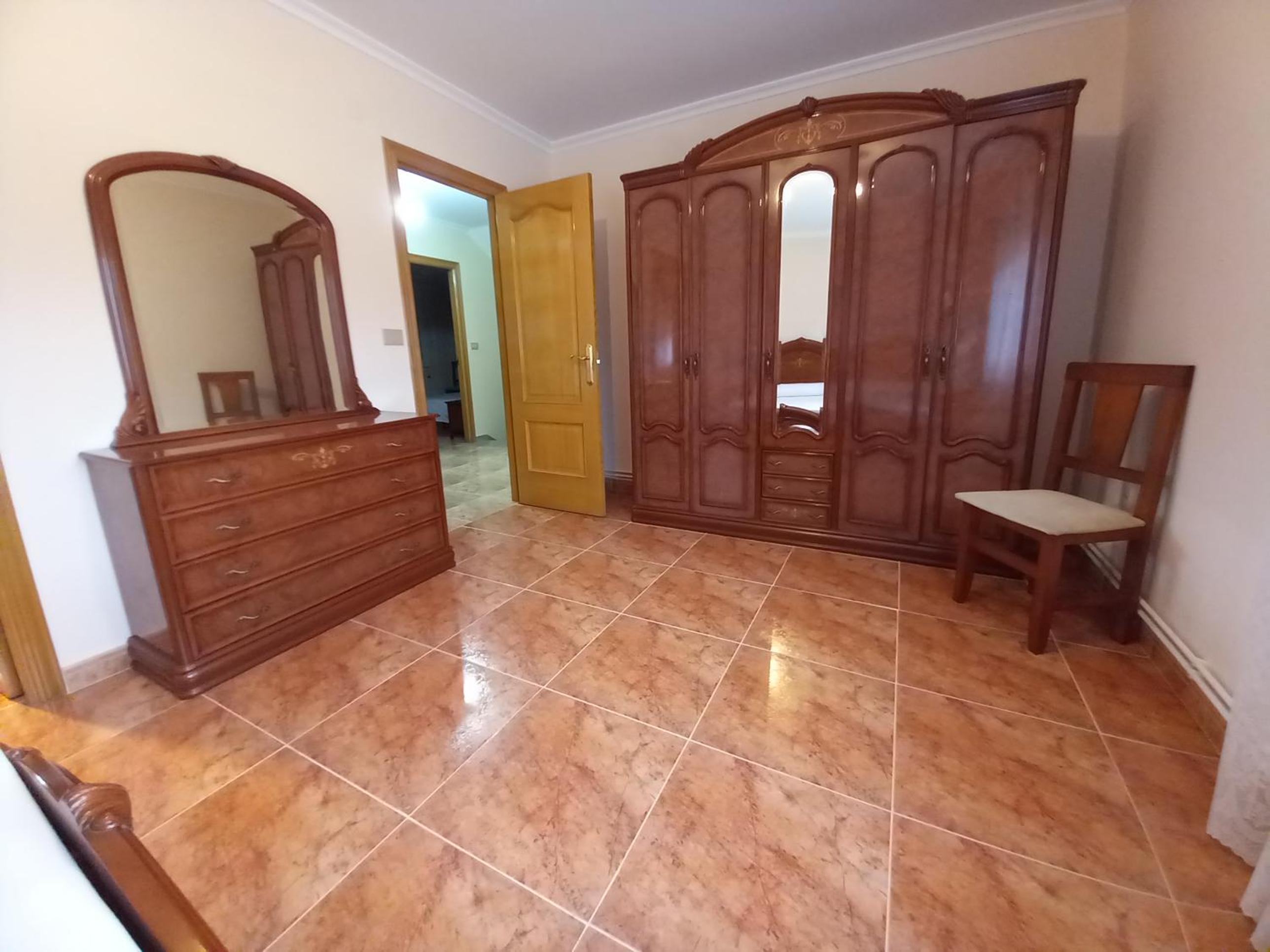 Casa de cuatro habitaciones