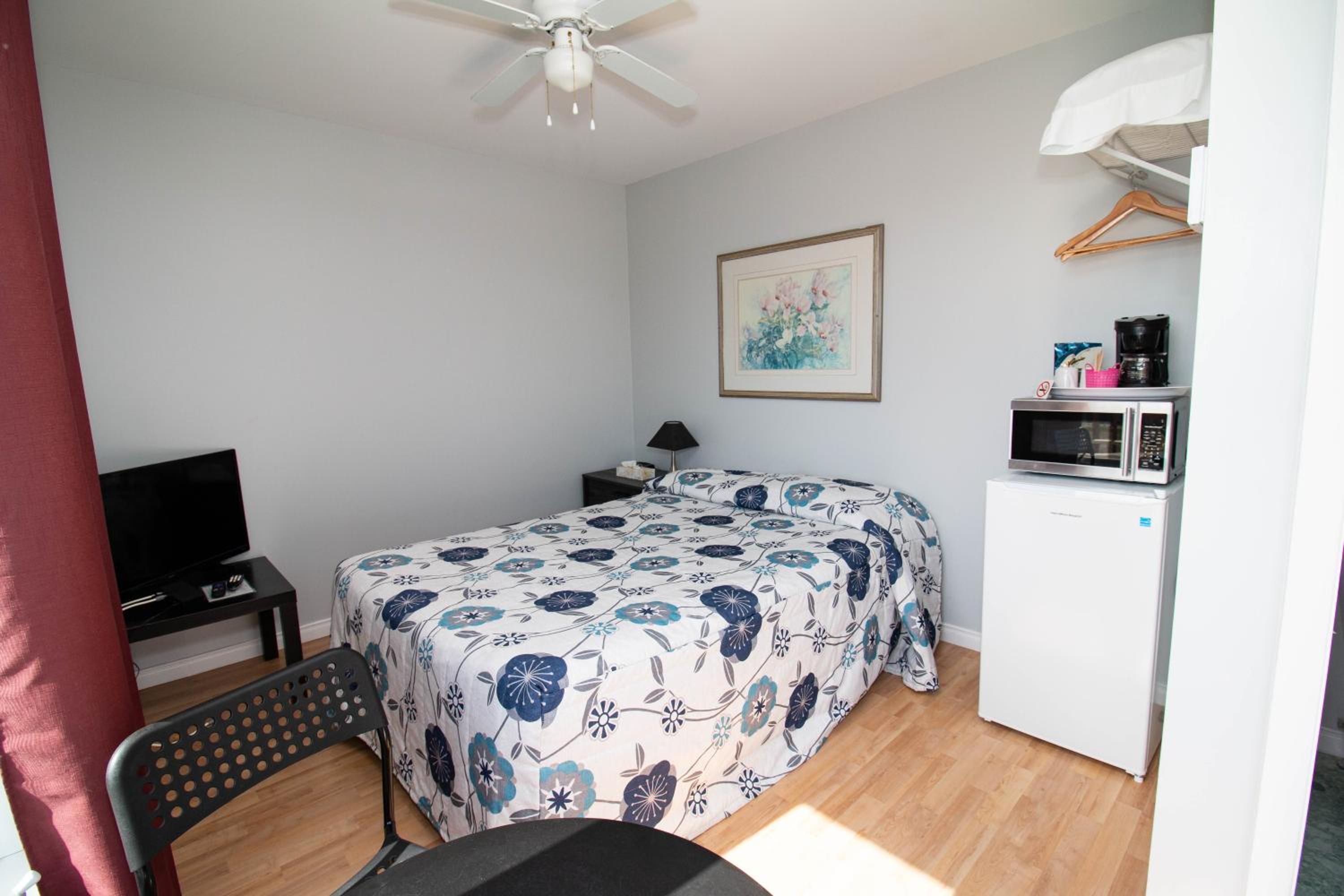 Budget Double Room - Photo 2