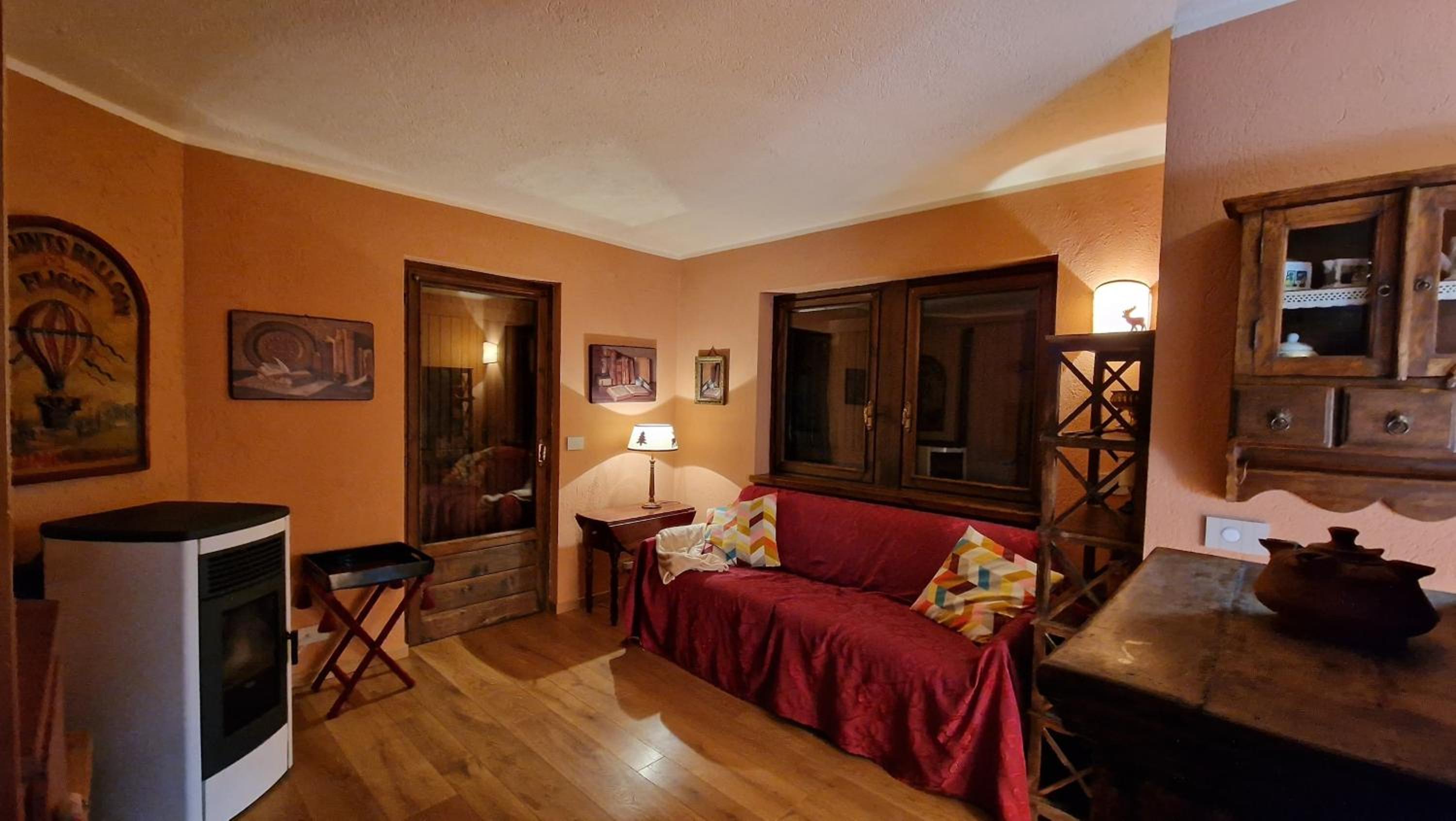 One-Bedroom Apartment photo 3