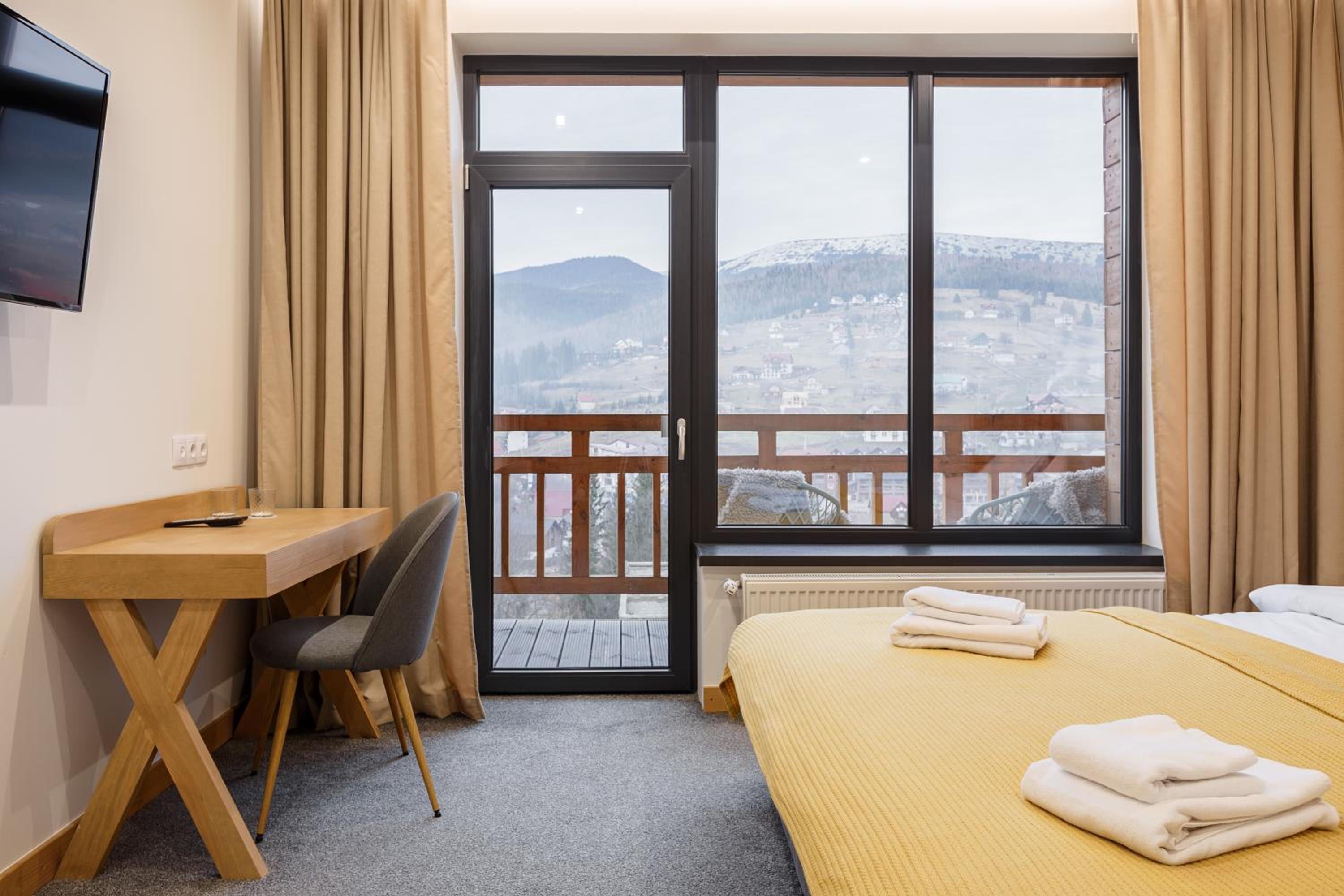 Double Room with Mountain View photo 2