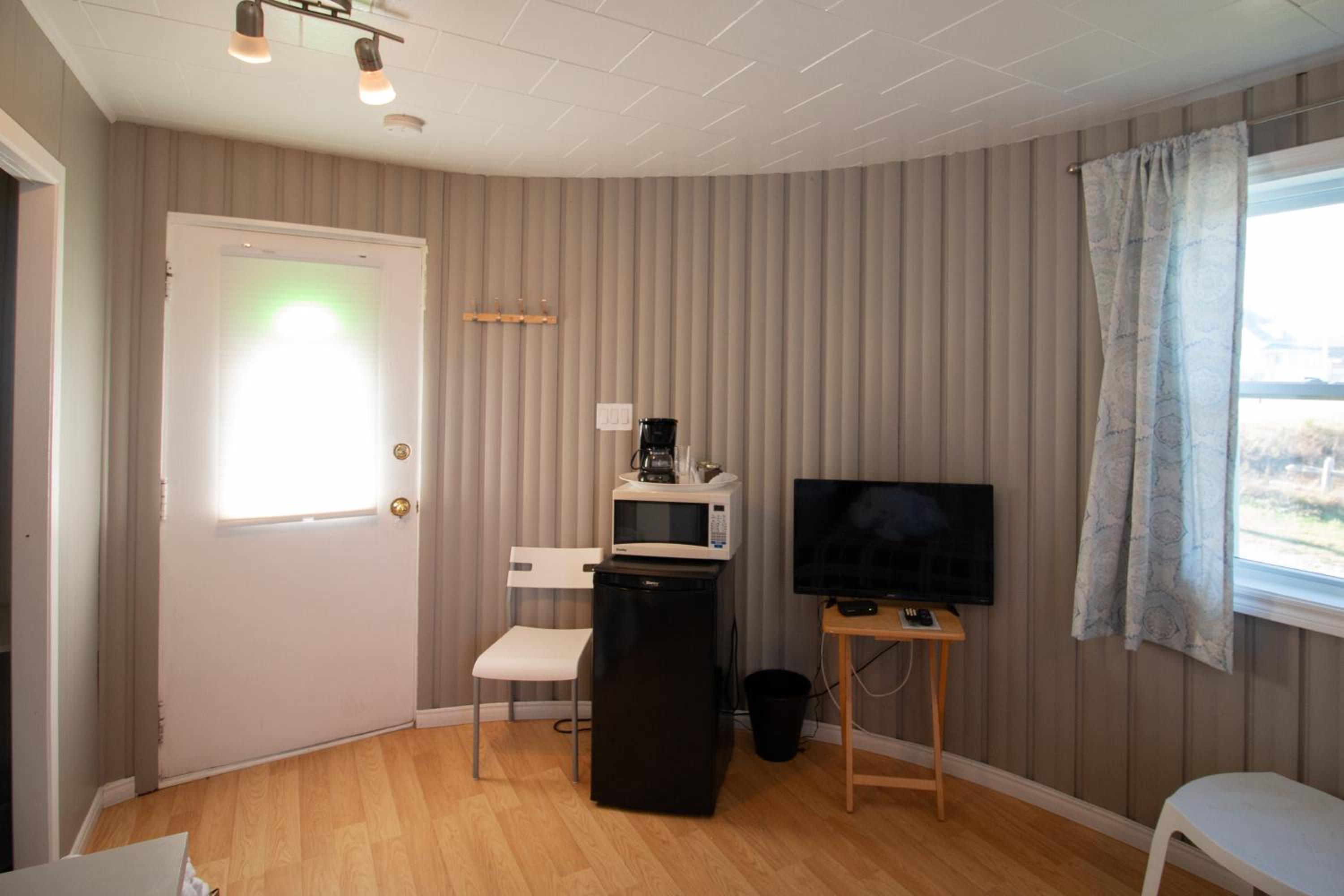Queen Room with Sea View - Photo 5
