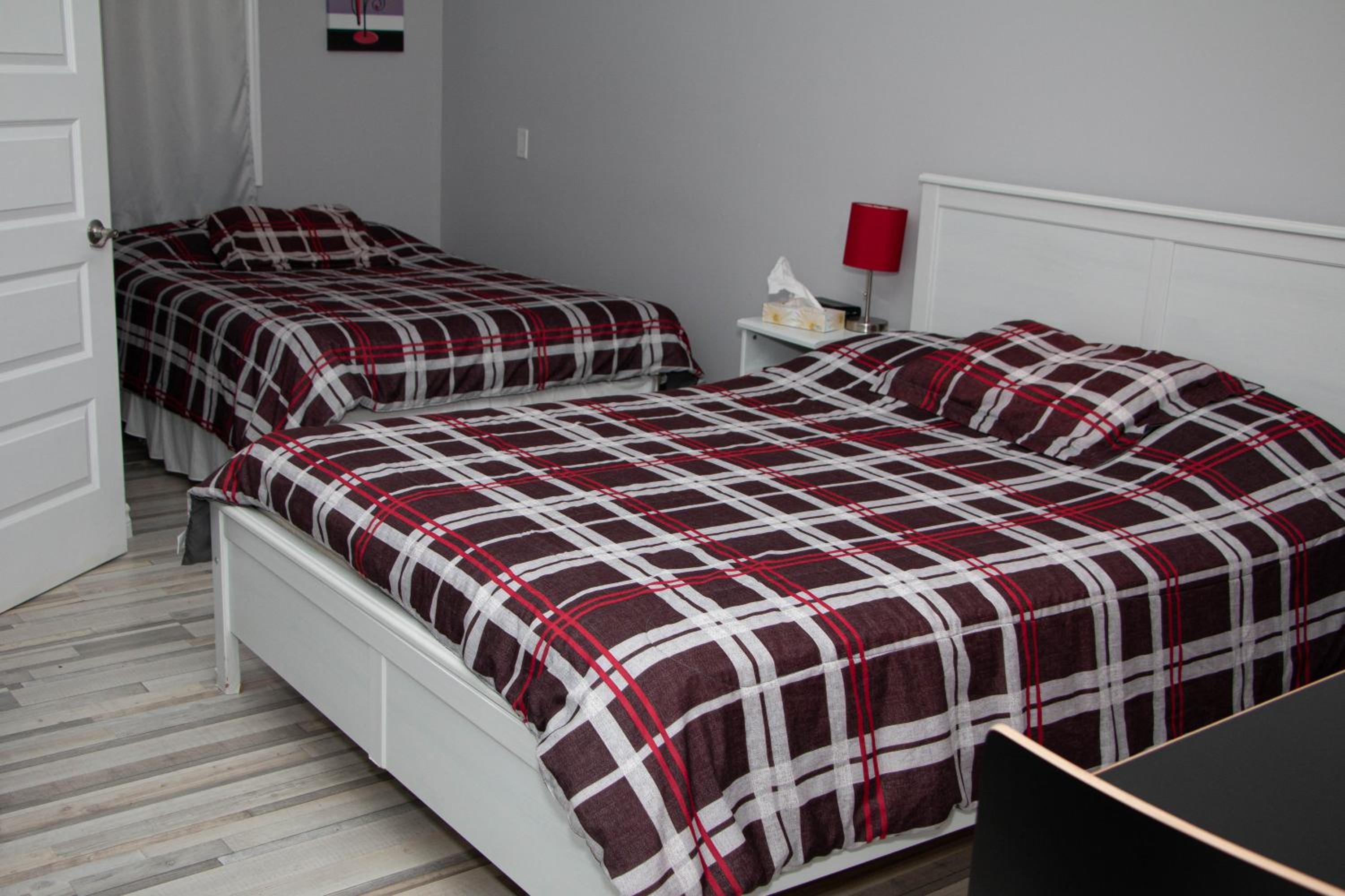 Quadruple Room with Sea View - Photo 8