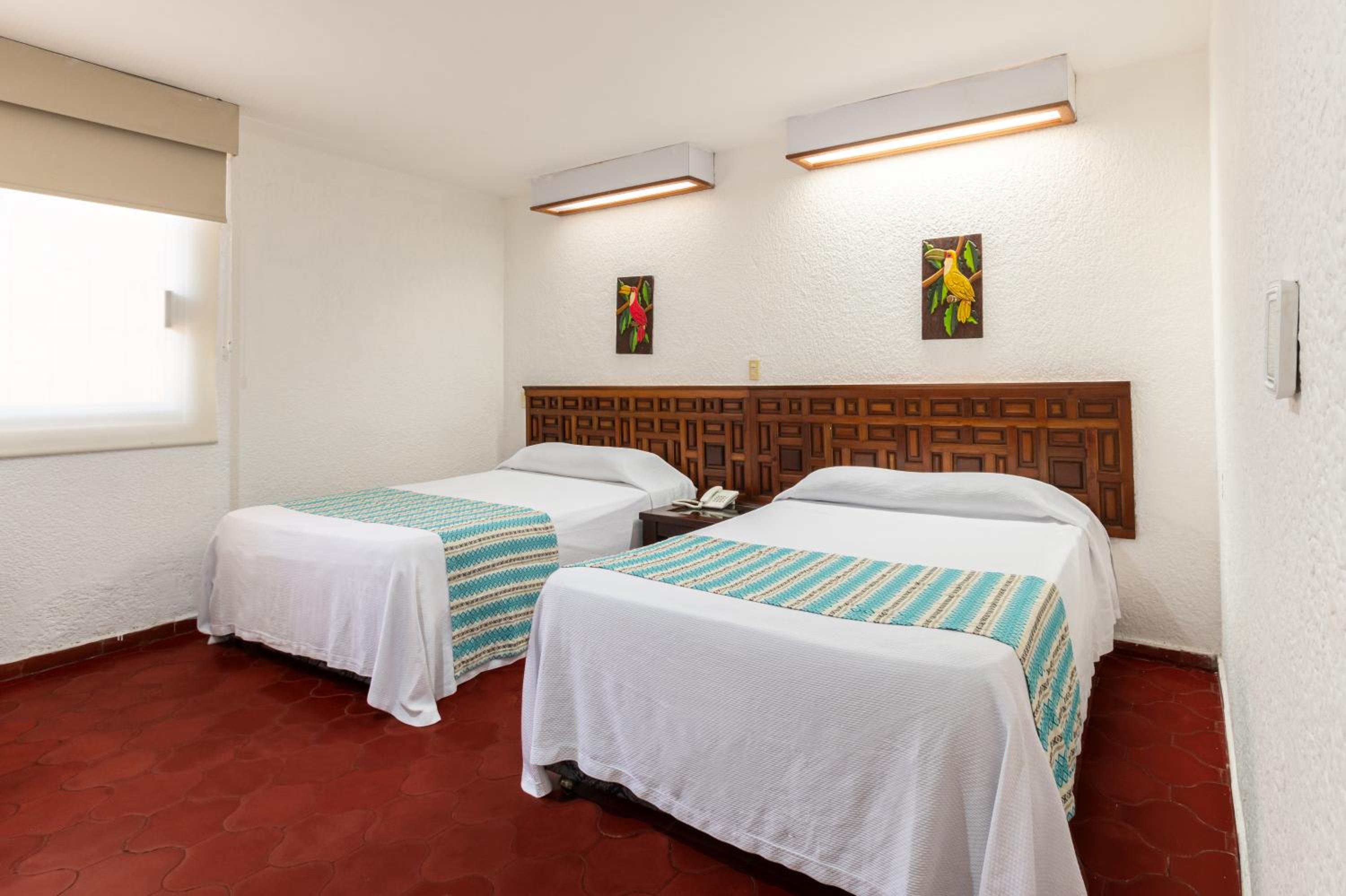 Double Room with Two Double Beds - Photo 1