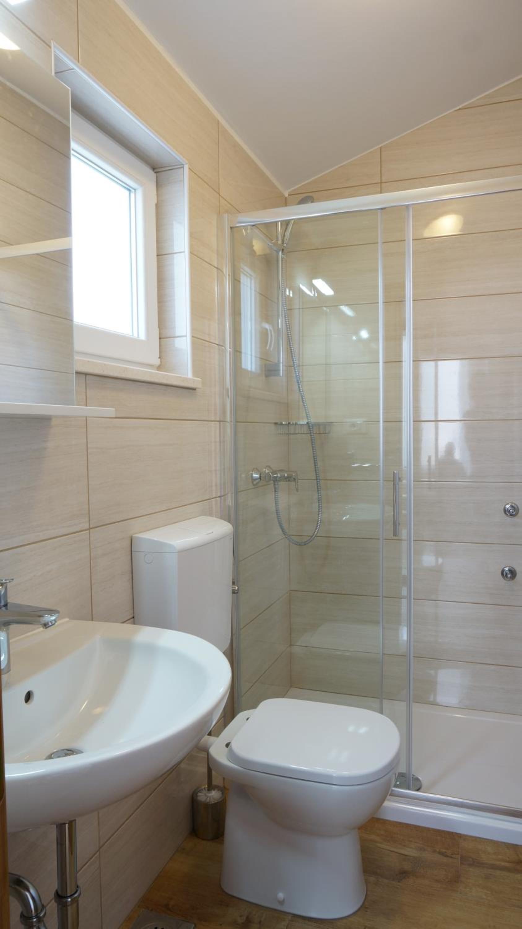 Apartment with Terrace - Photo 13