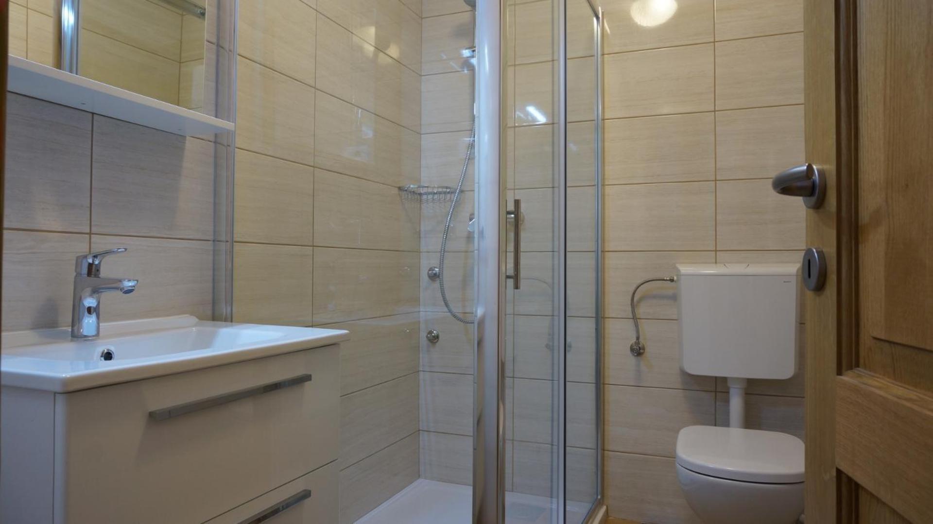 Apartment with Terrace - Photo 14