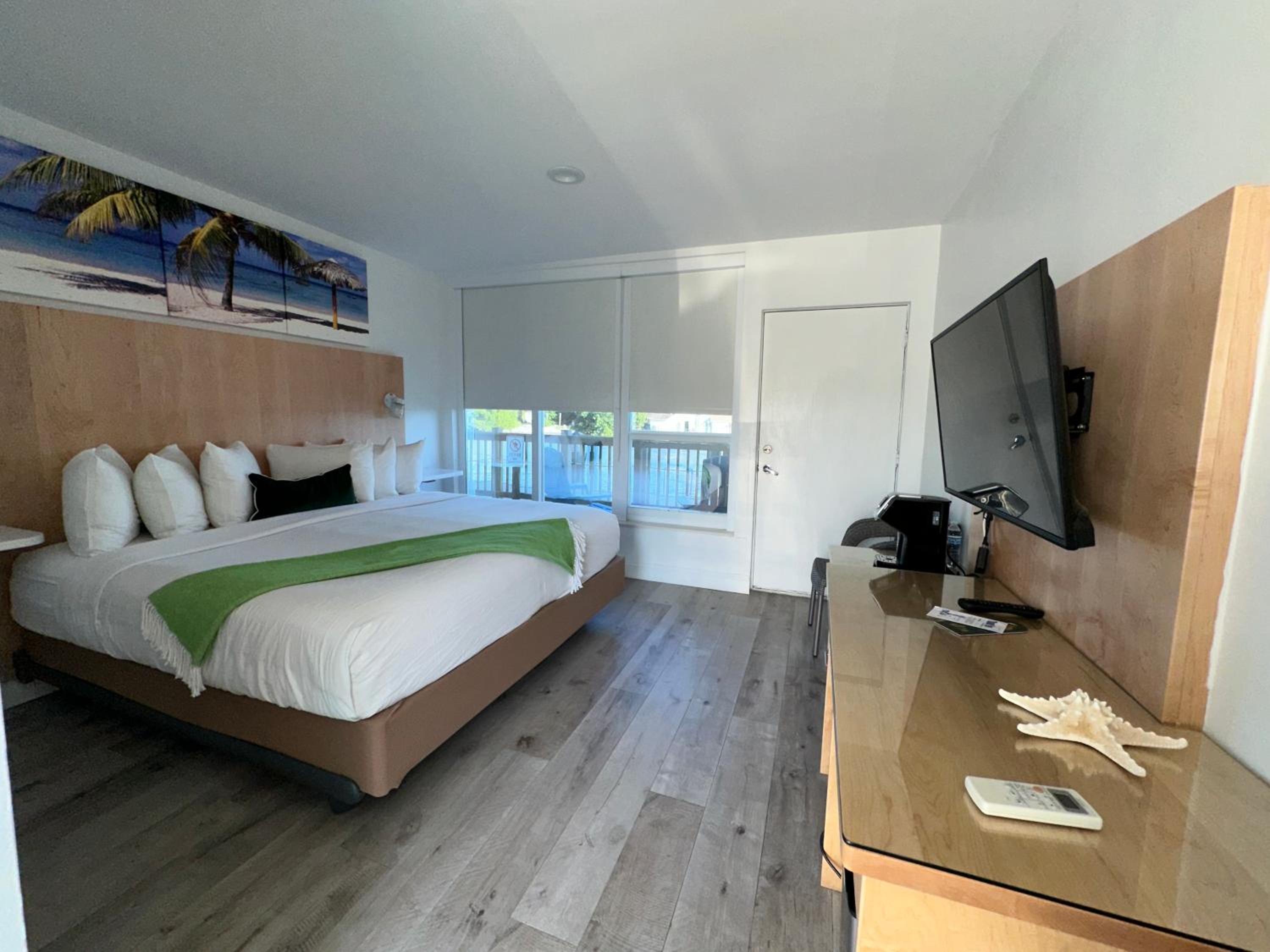 Superior King Room - Waterfront