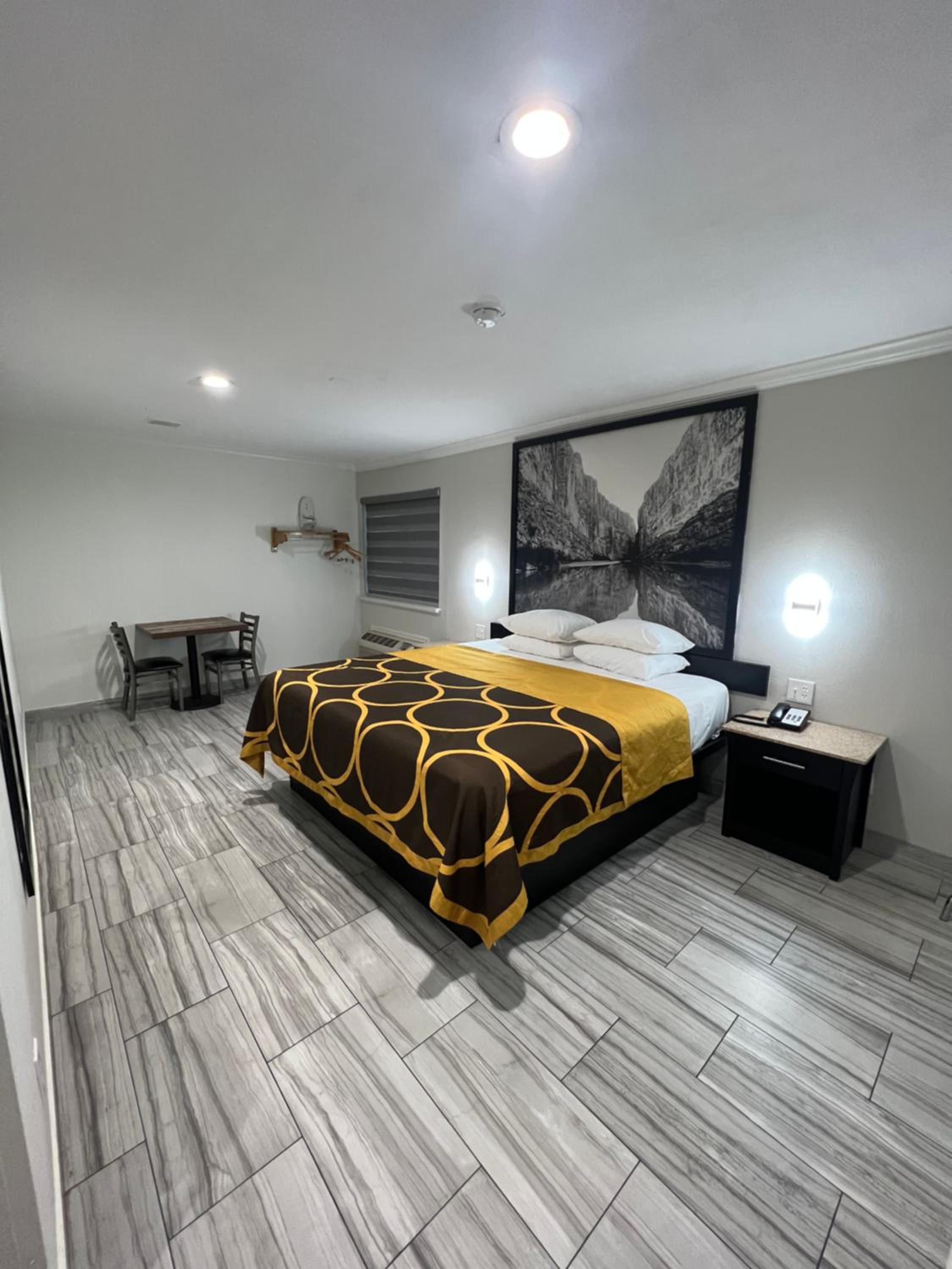 Suite with One King Bed and One Queen Bed - Photo 1