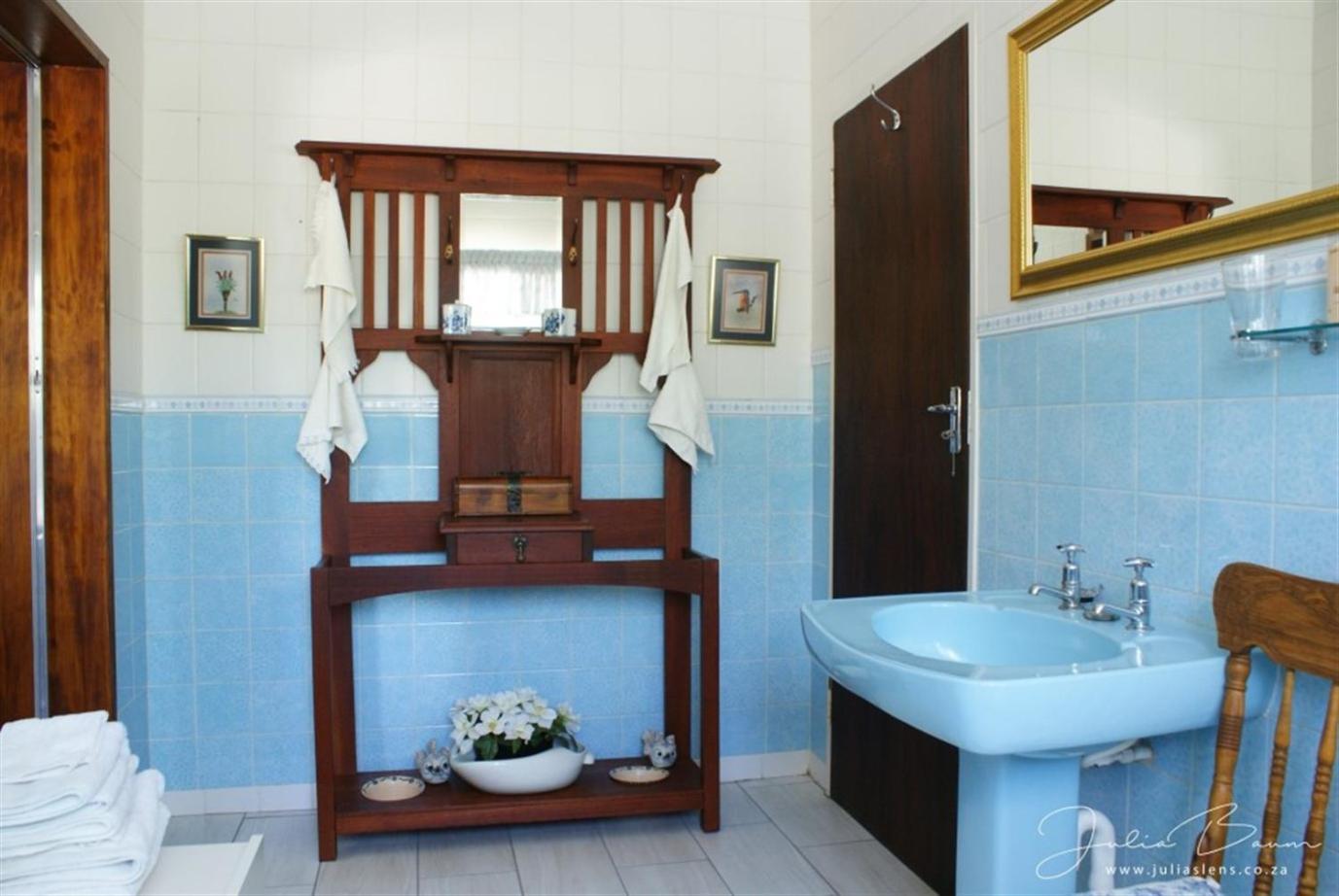 Basic Twin Room - Photo 7