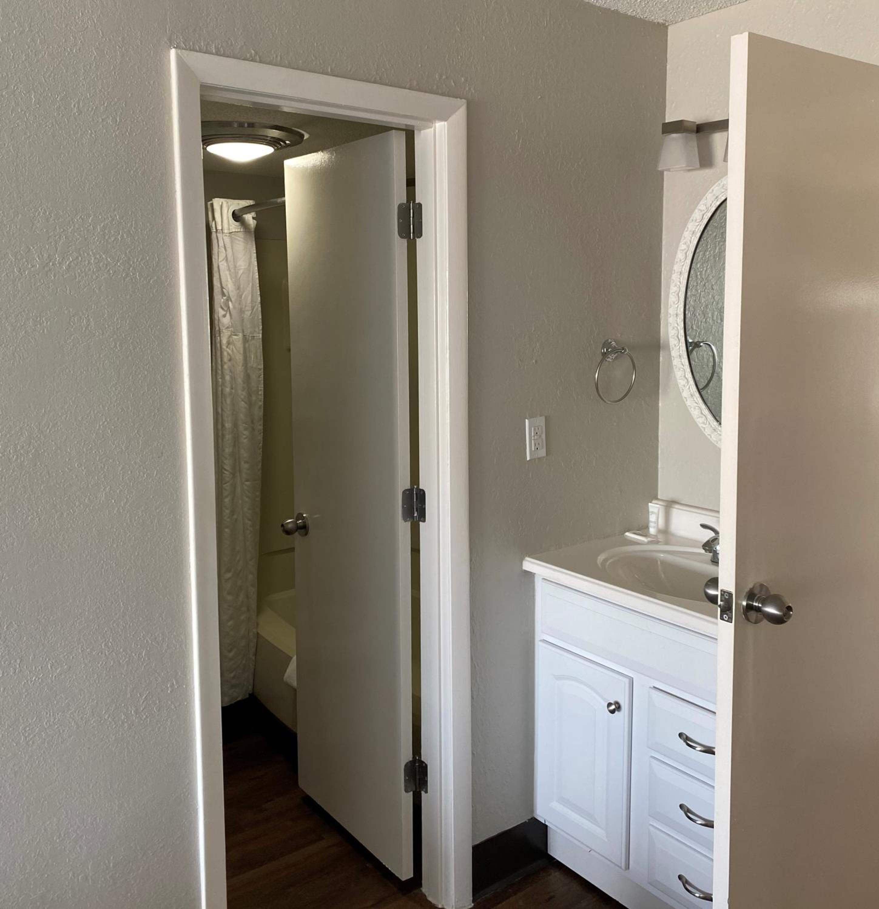 One Bedroom Penthouse; Ocean View - Photo 4