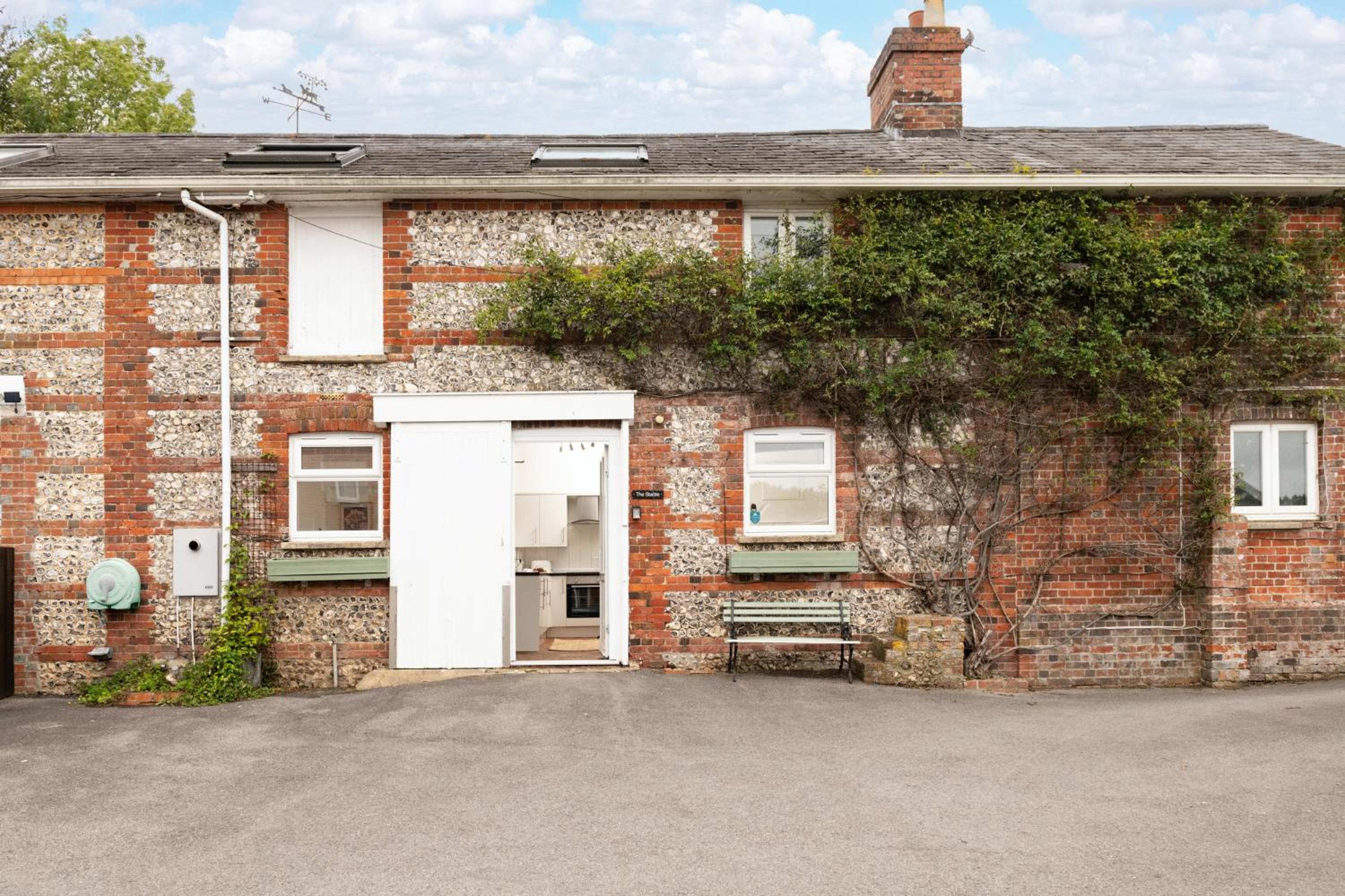 One-Bedroom House - Photo 15