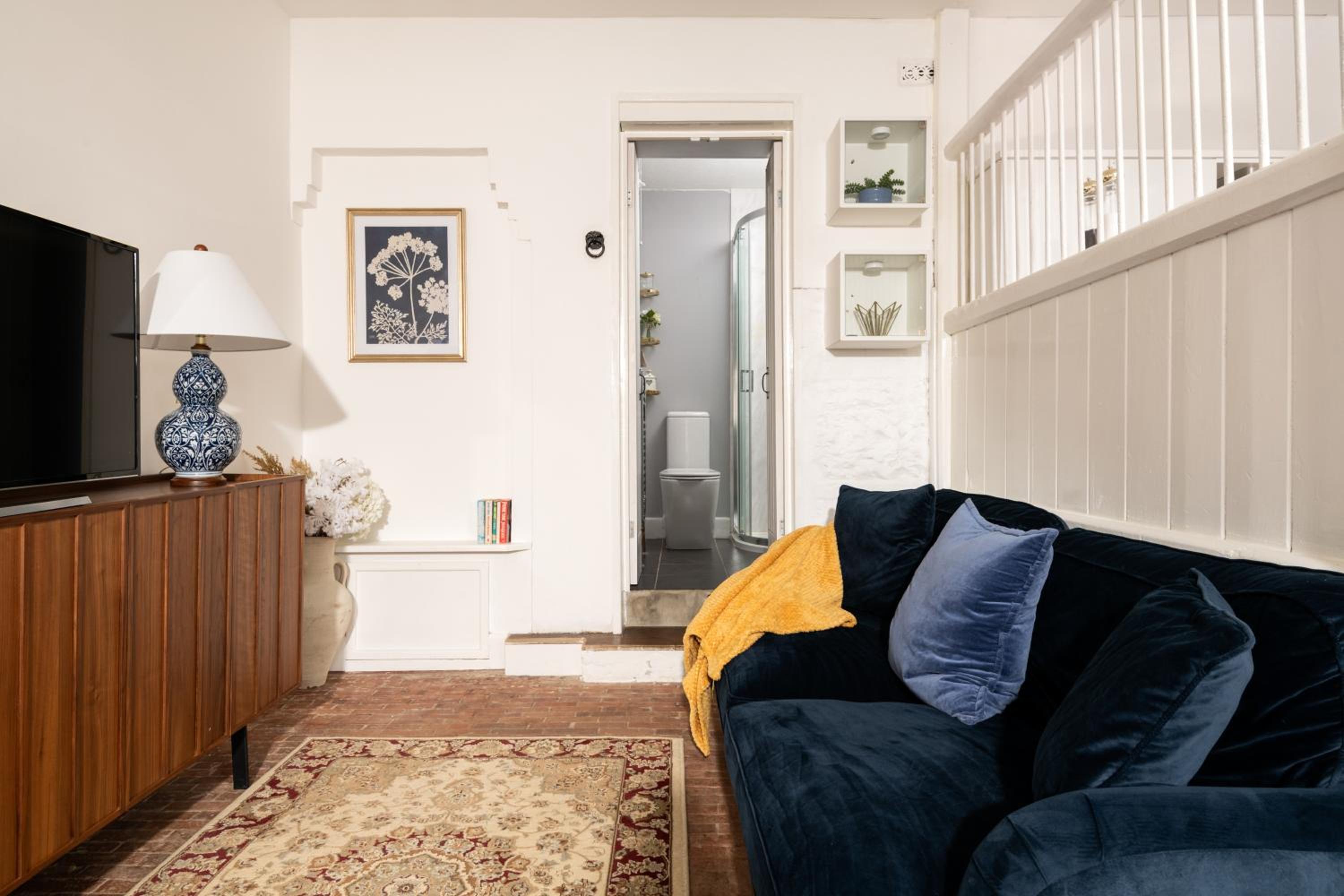 One-Bedroom House - Photo 6