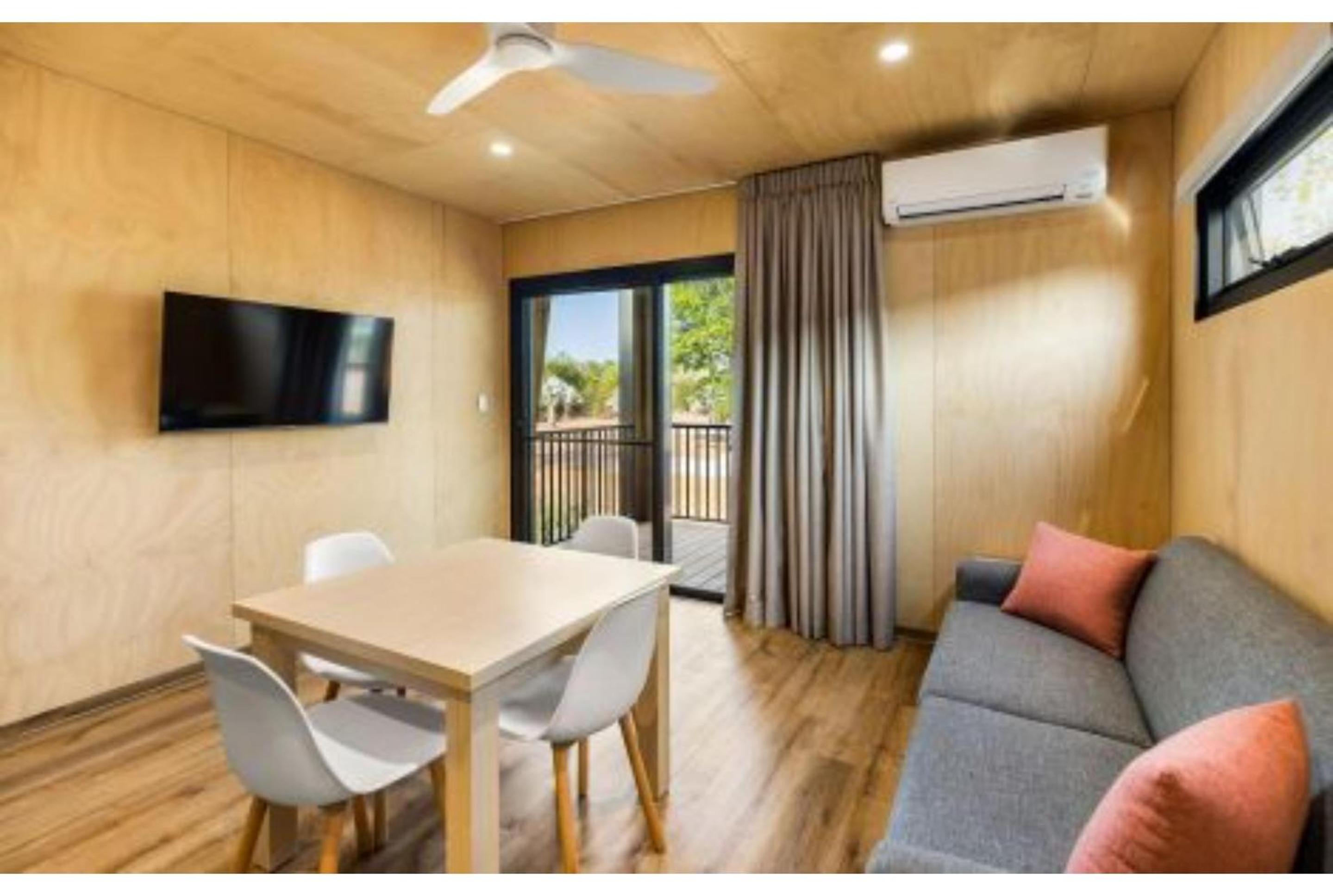Deluxe 2 Bedroom Cabin - Sleeps 4 - Photo 1