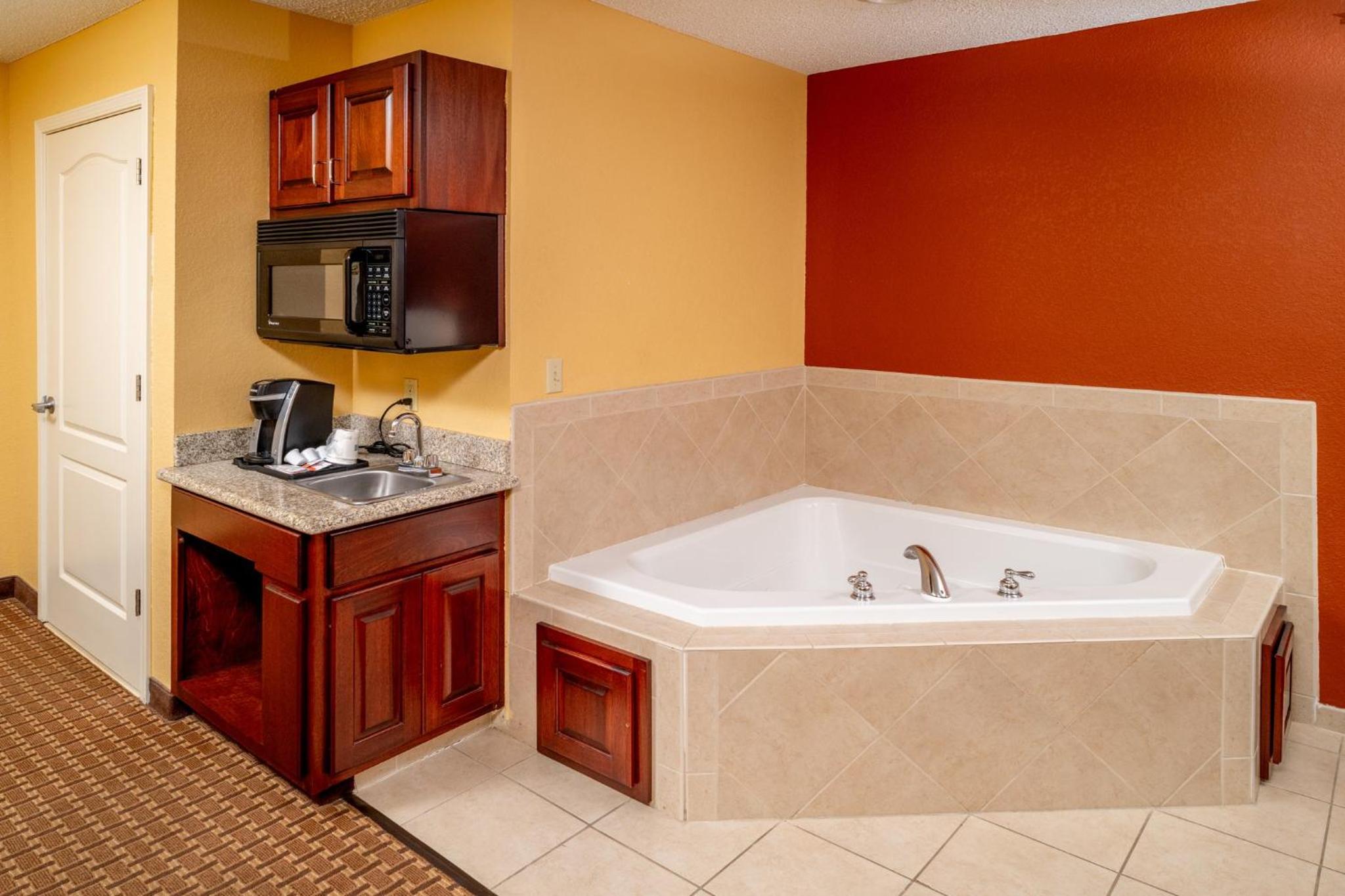 Executive King Suite - Photo 5