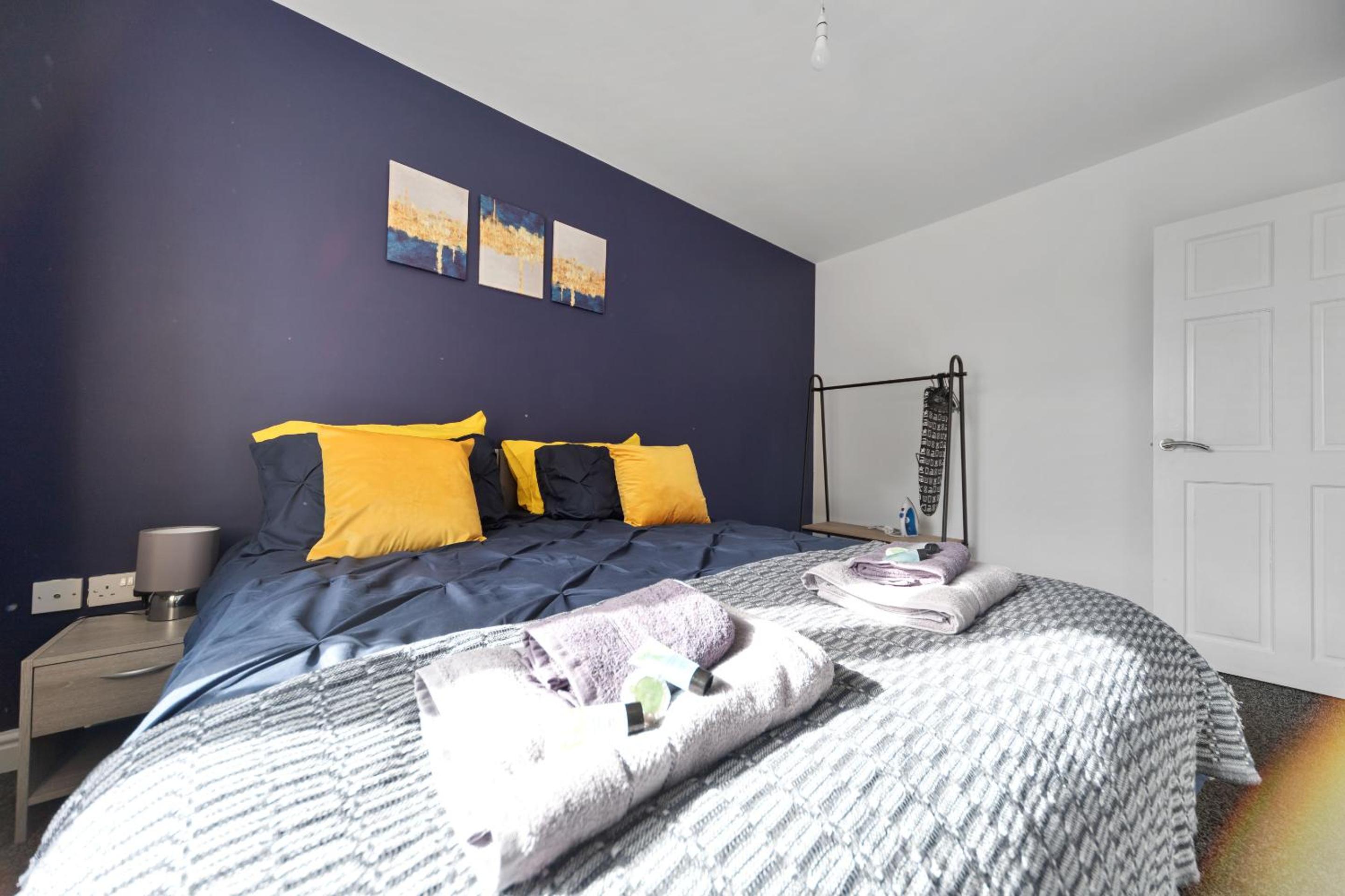 Three-Bedroom House photo 2