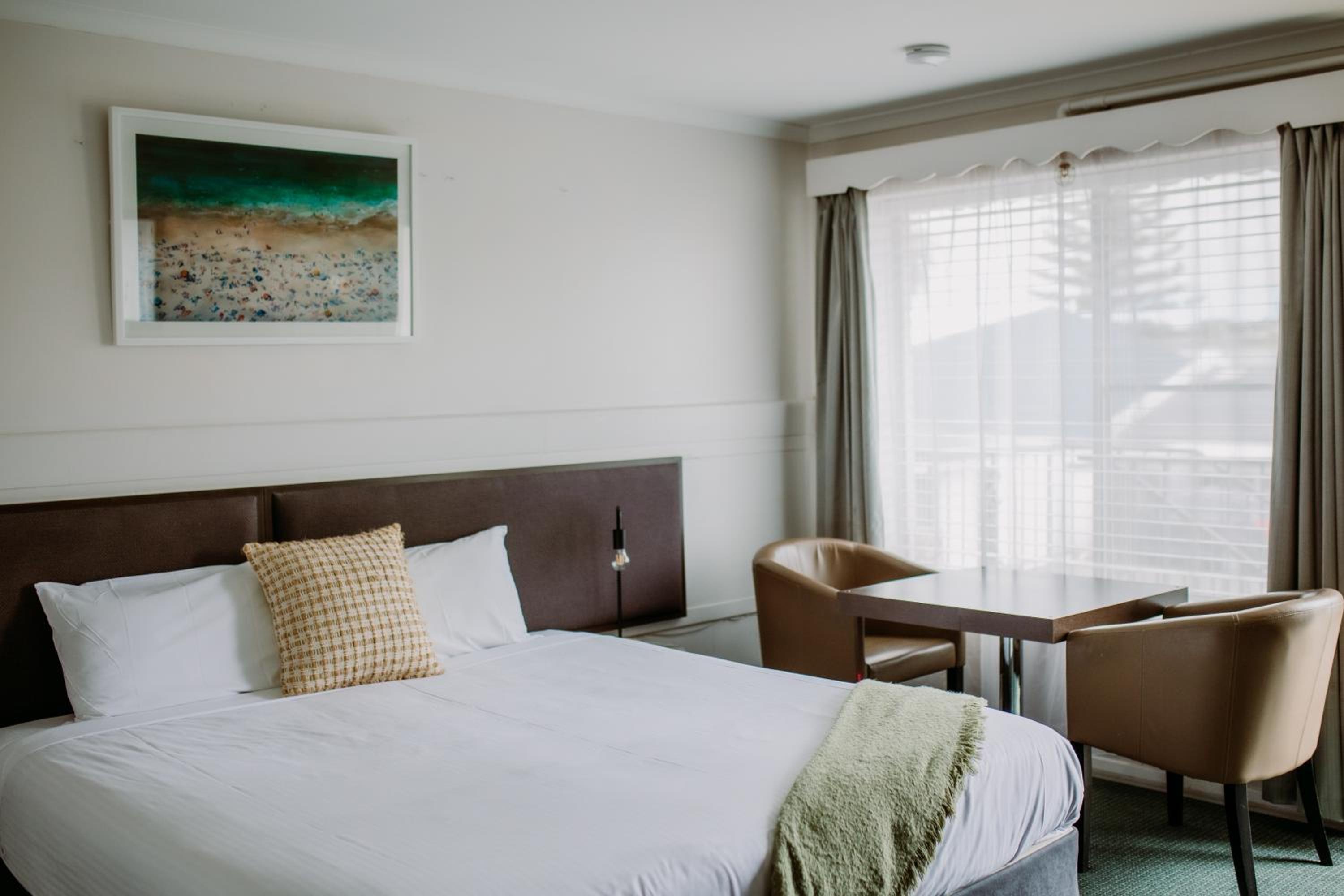 Deluxe Double Room (2 Adults + 1 Child) photo 1