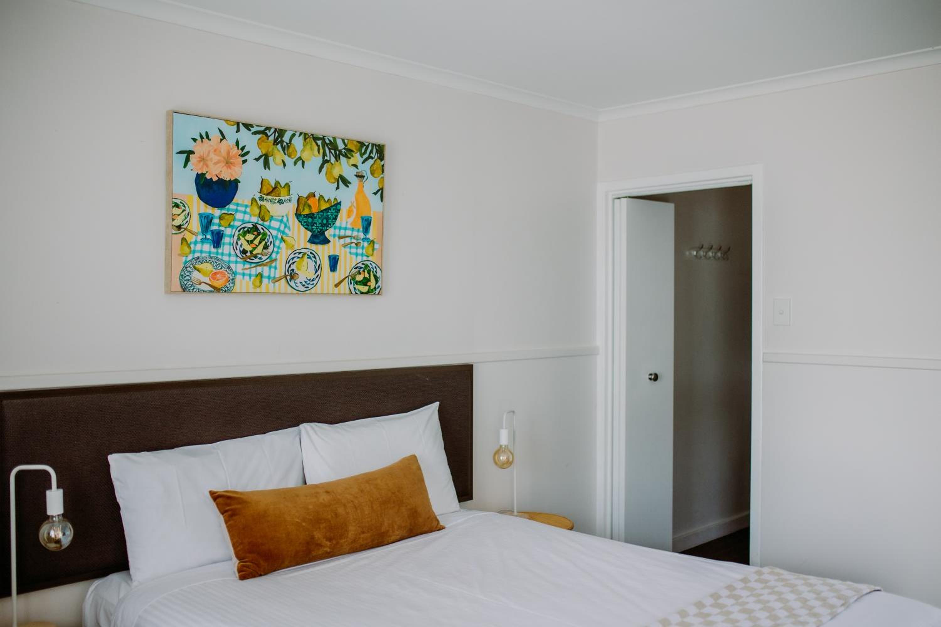 Queen Room with Spa Bath photo 1