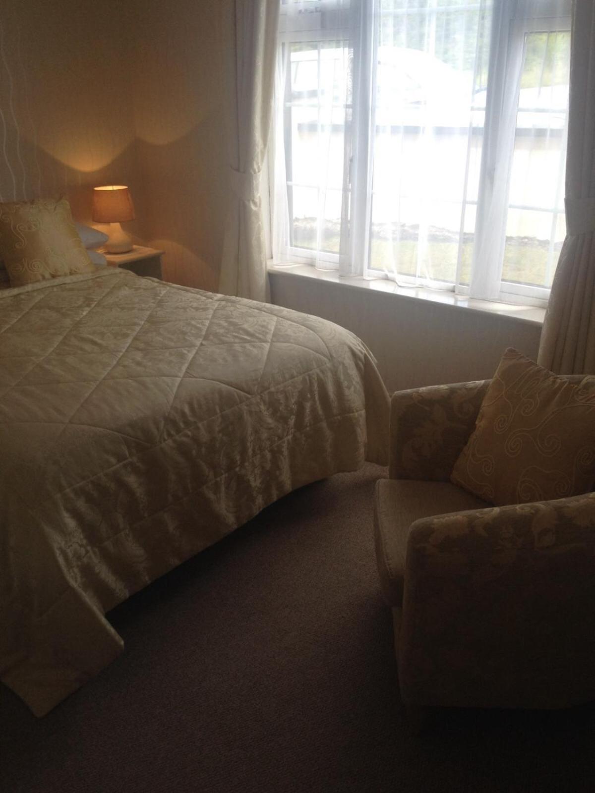 Double Room - Photo 7