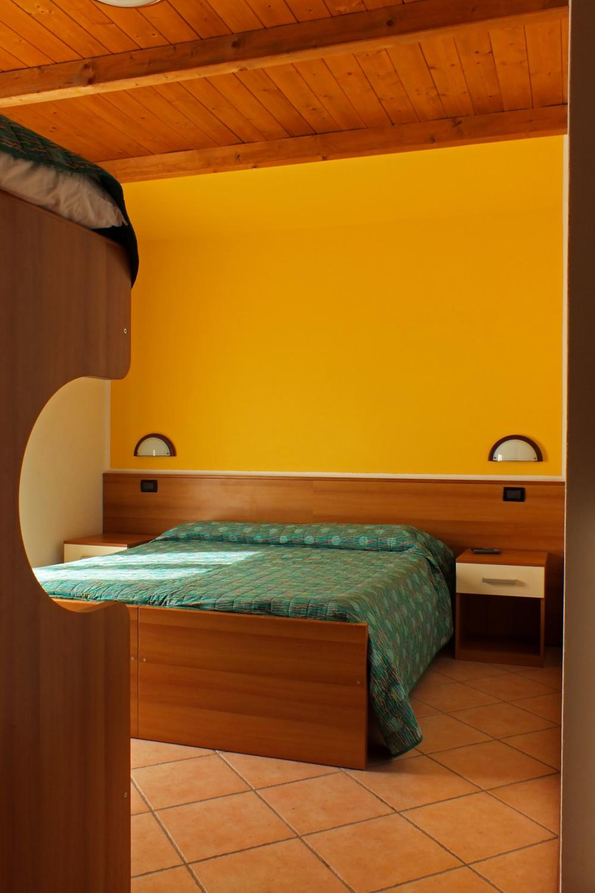 Quadruple Room - Photo 1