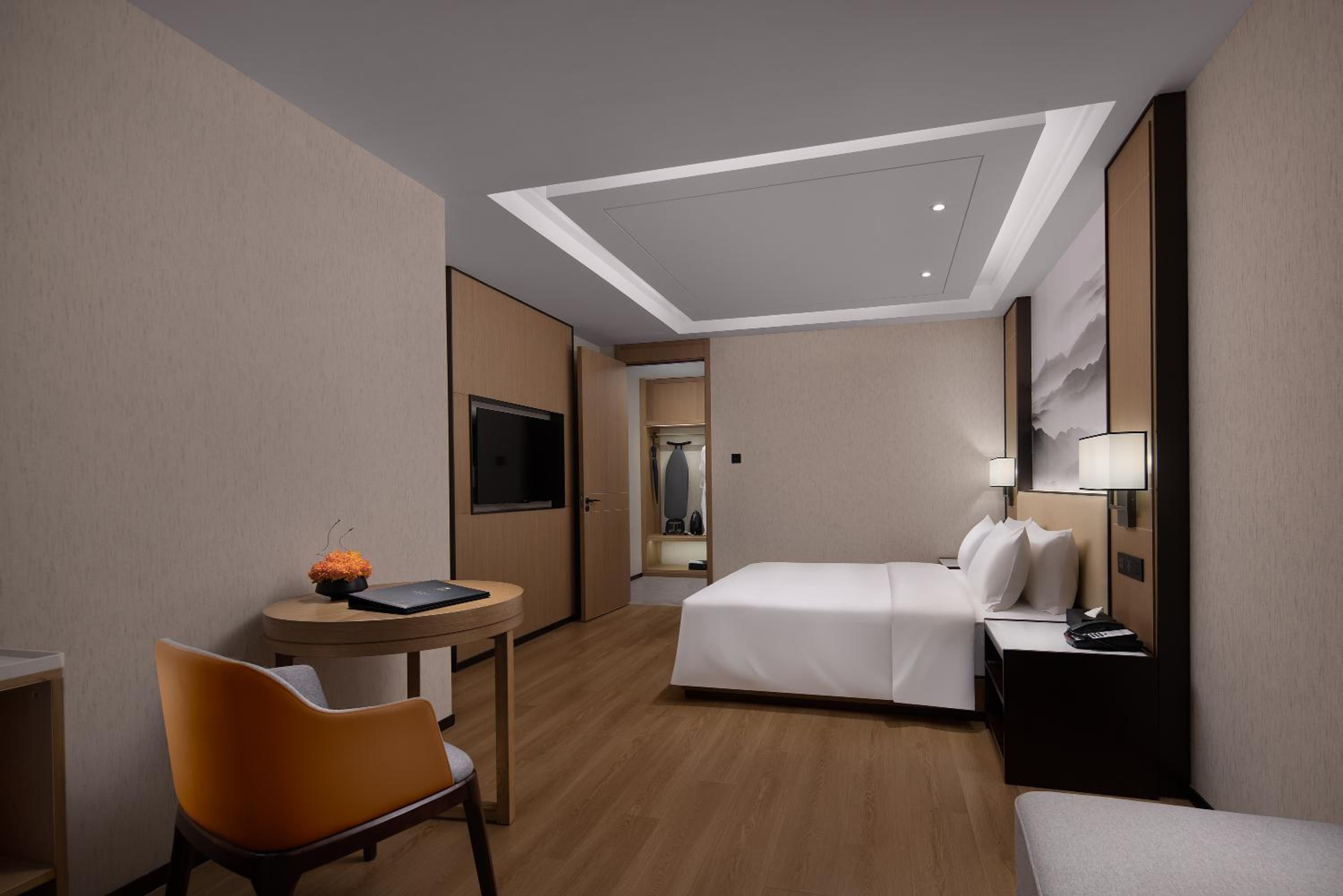 Deluxe King Room photo 3