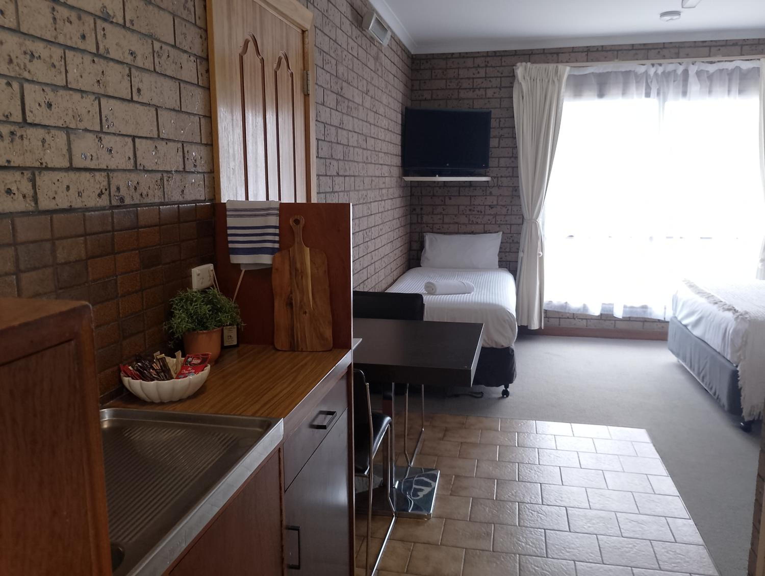 Budget Twin Room photo 2