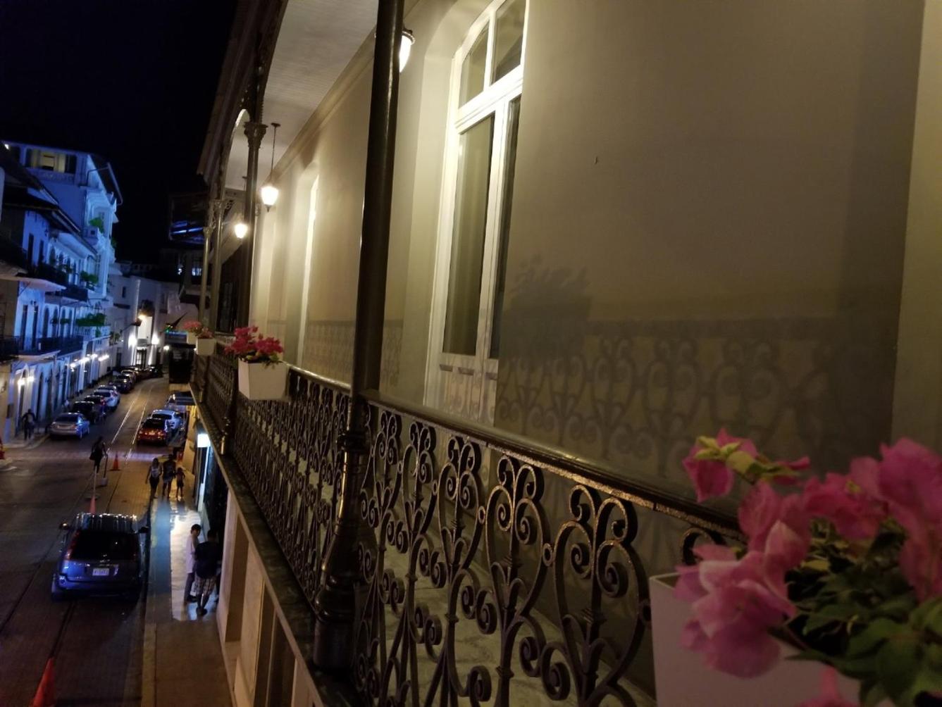 Deluxe Double Room with Balcony - Photo 3
