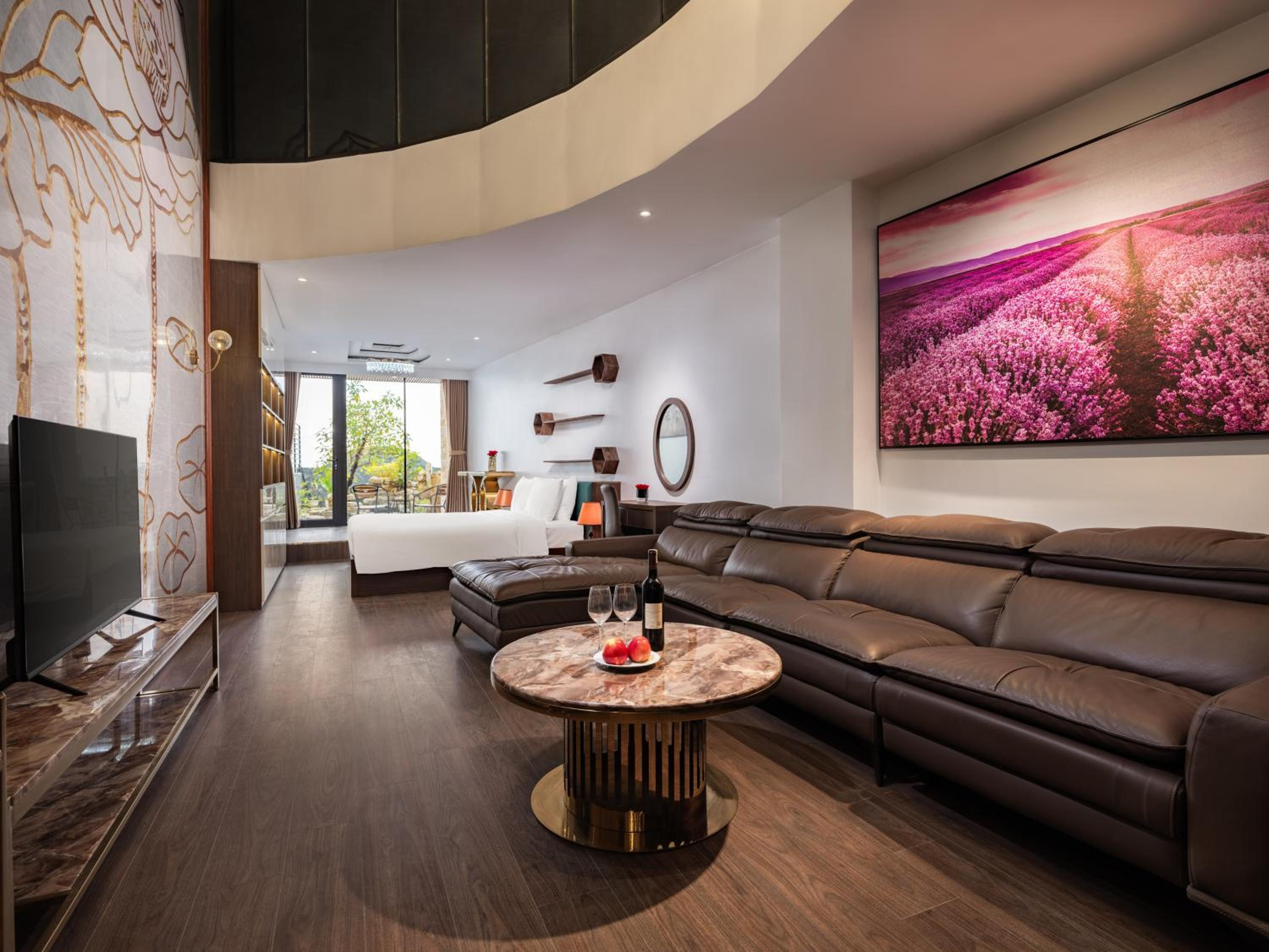 Suite with Garden View