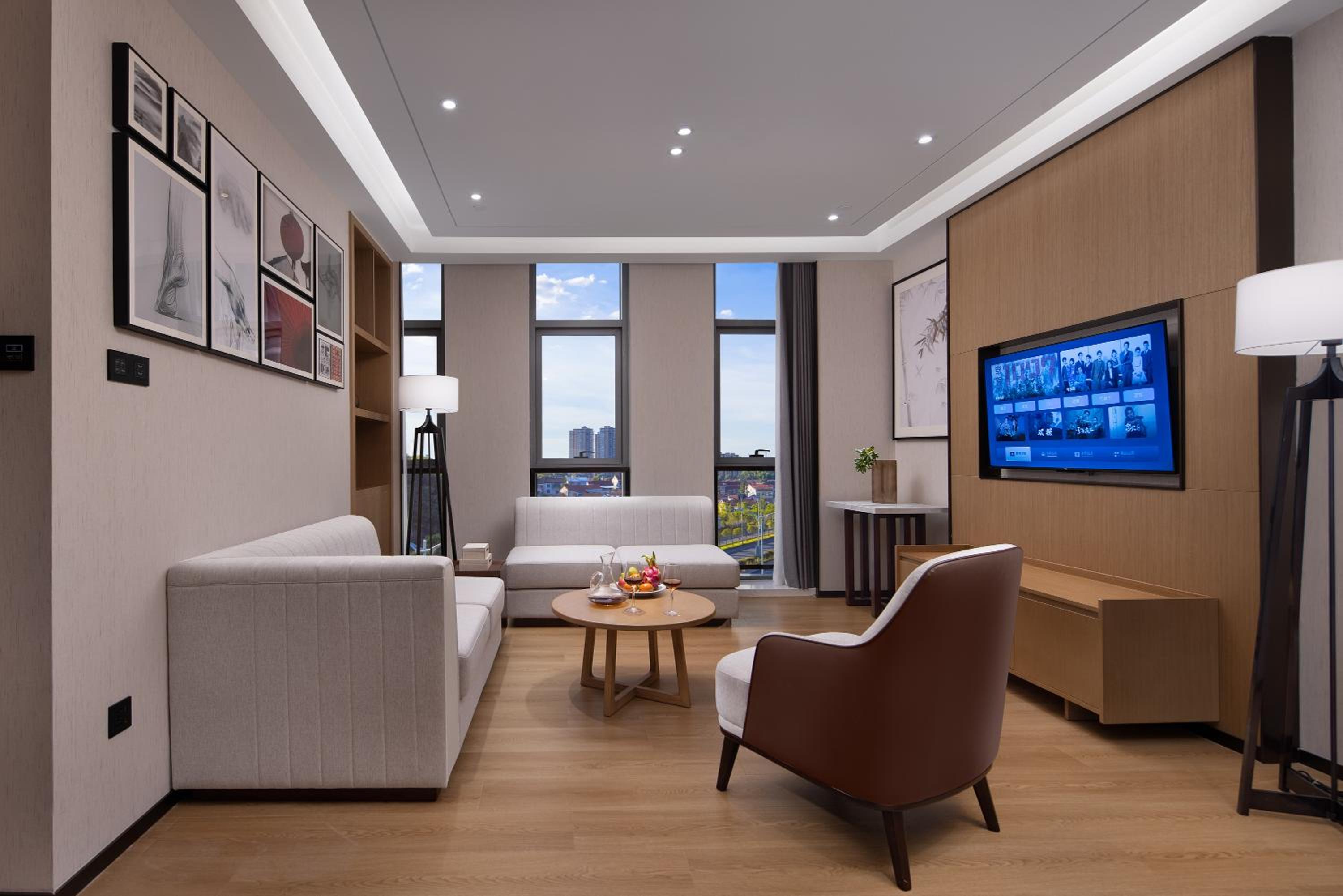 Deluxe Suite photo 1