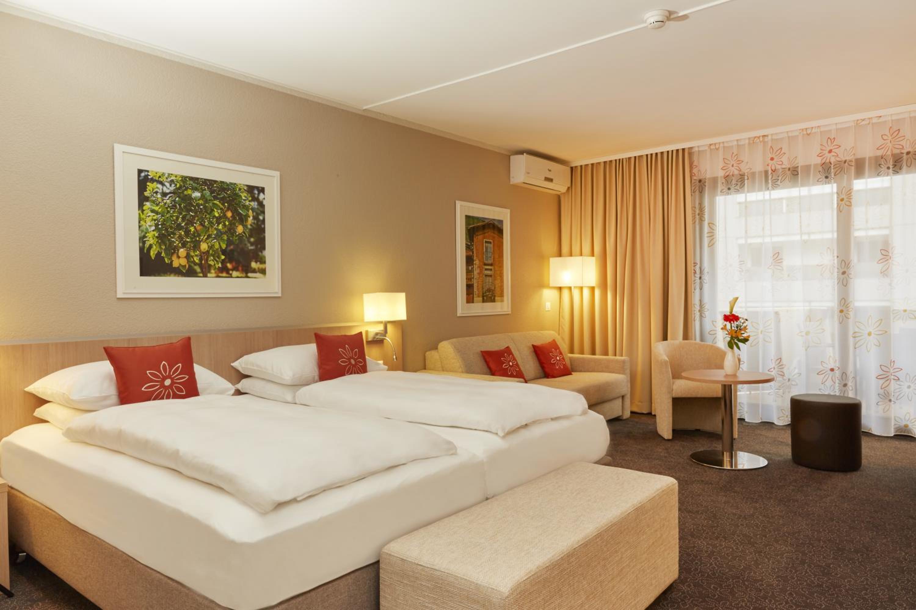 Superior Double Room with Lateral Lake View