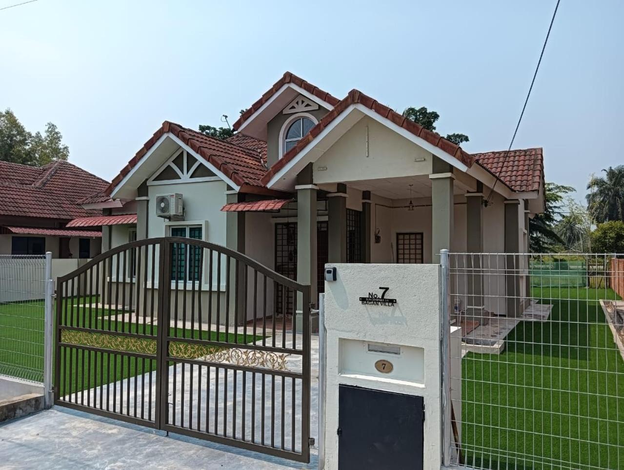 Villa photo 1