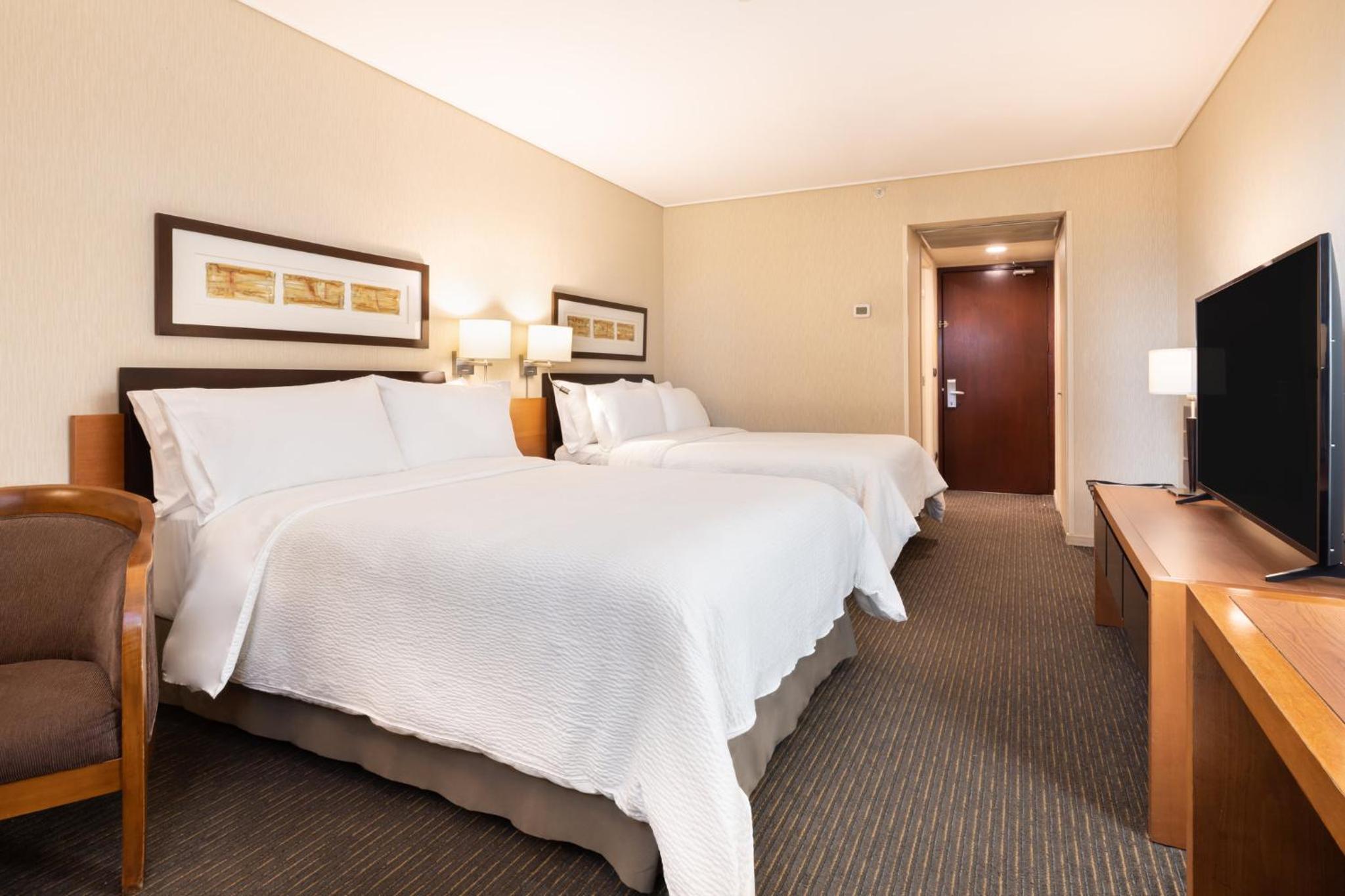 Standard Room with Two Queen Beds - Photo 1