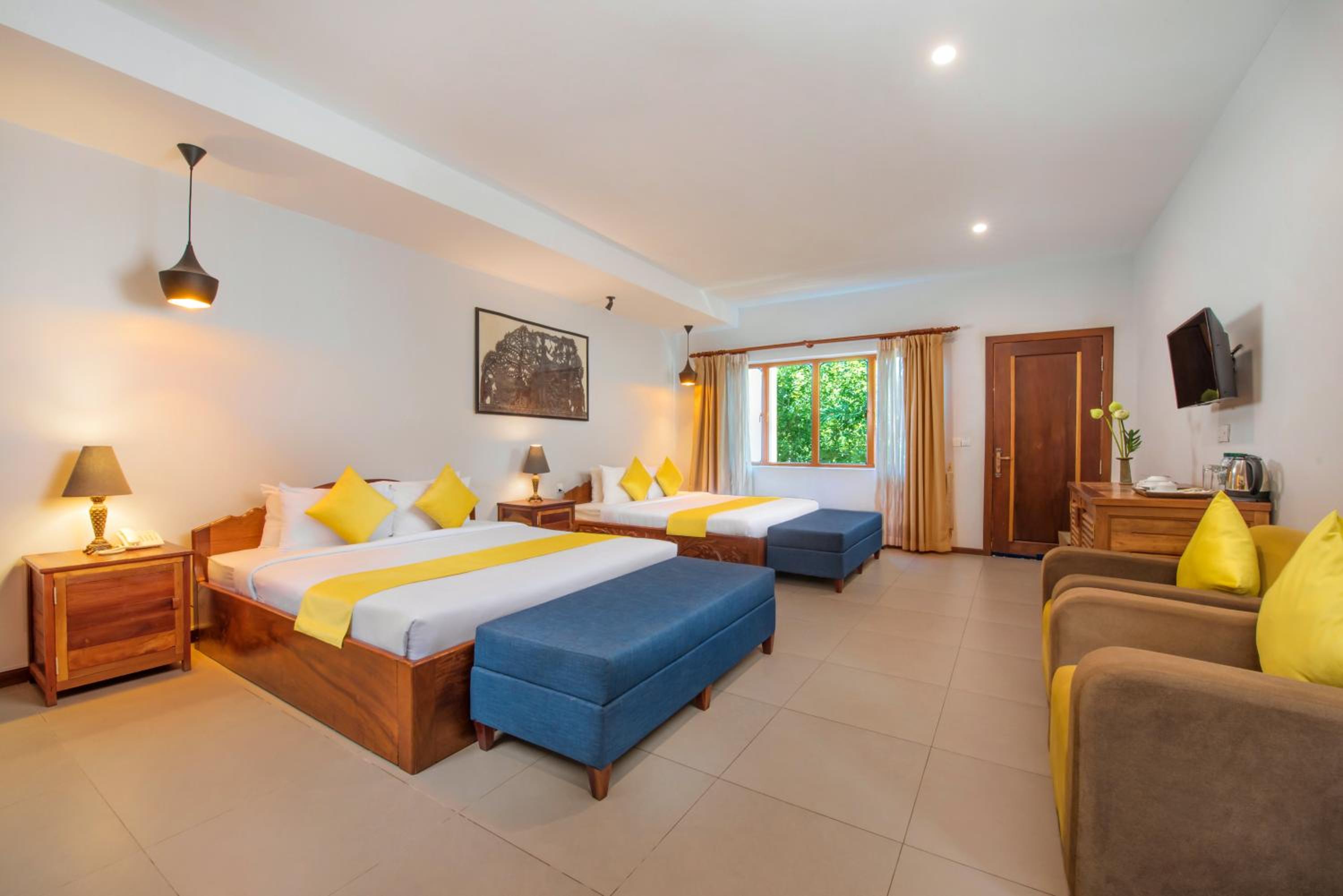 Deluxe Family Room - Photo 1