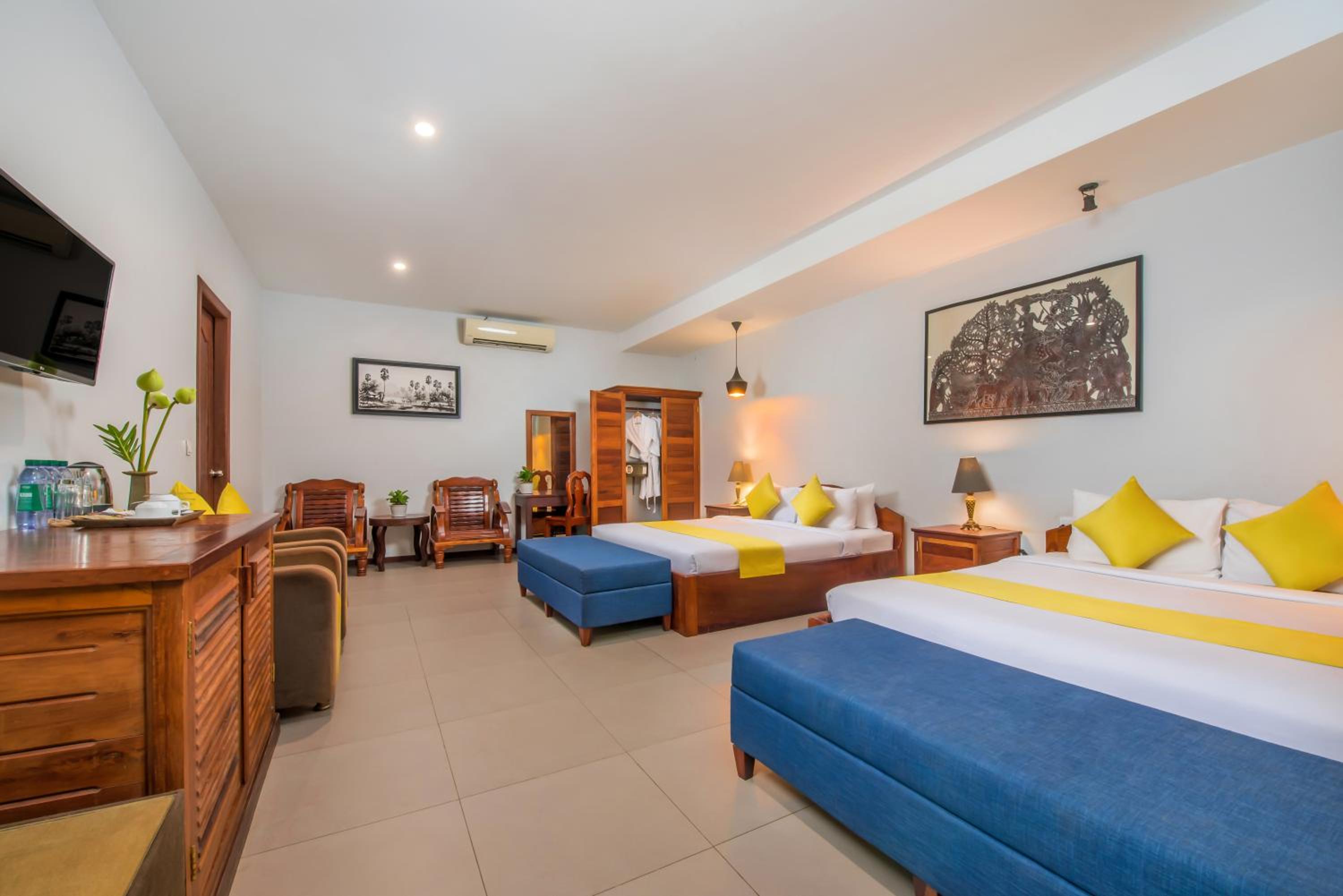 Deluxe Family Room - Photo 9