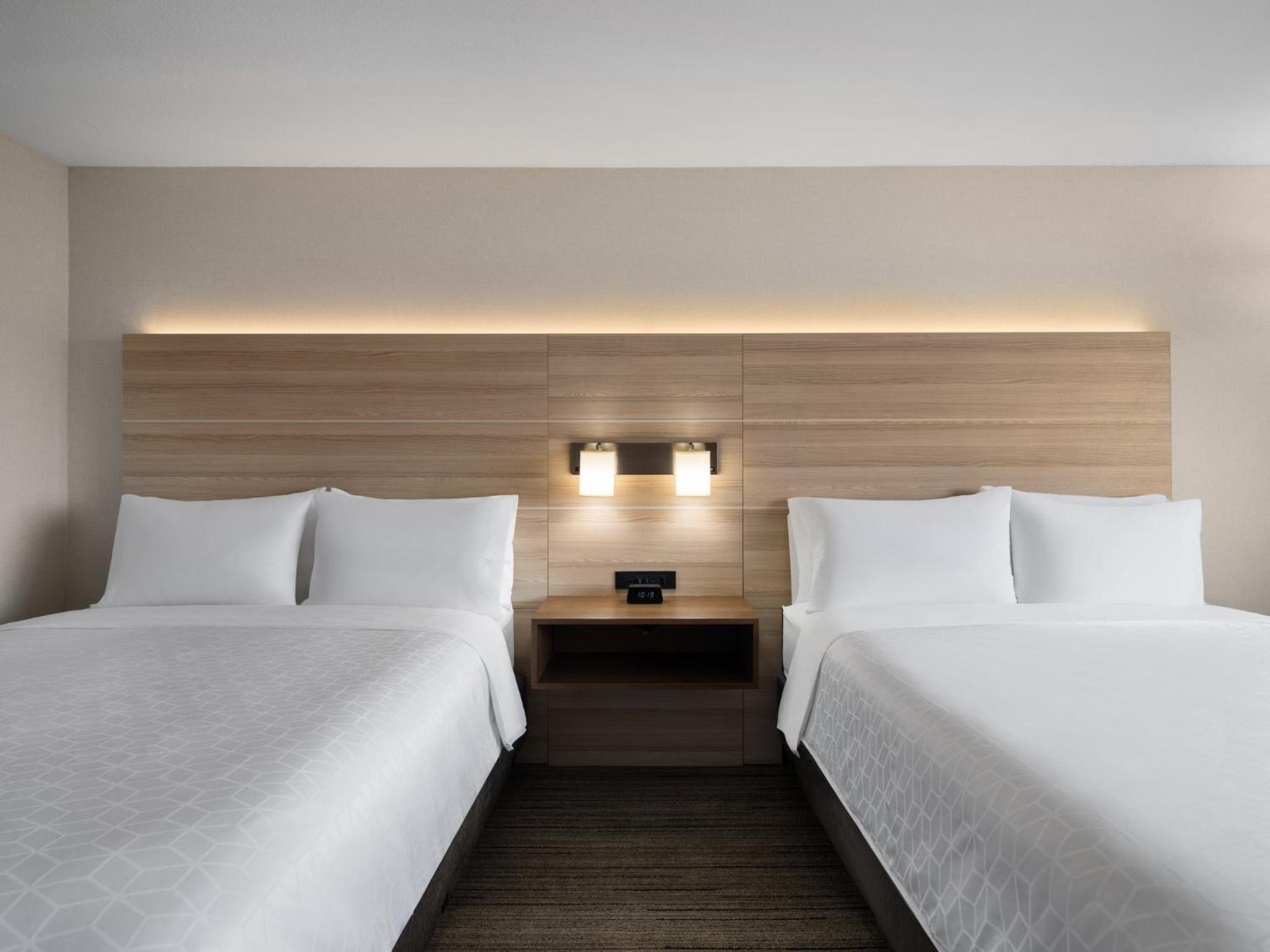 Queen Room with Two Queen Beds with View - Photo 5