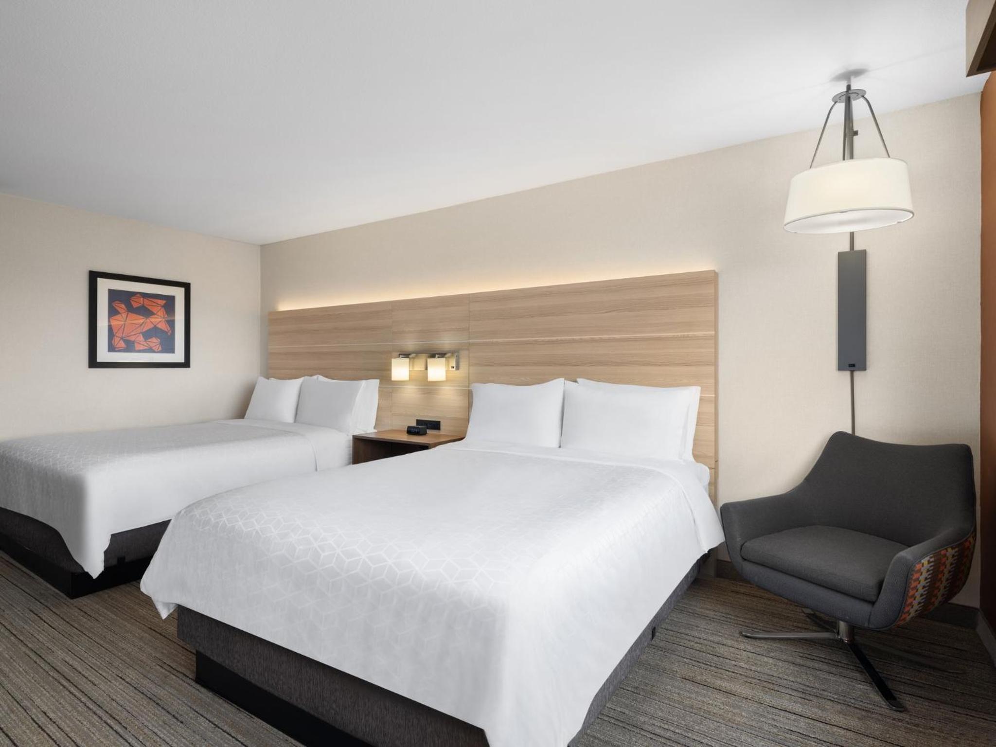 Queen Room with Two Queen Beds with View - Photo 3