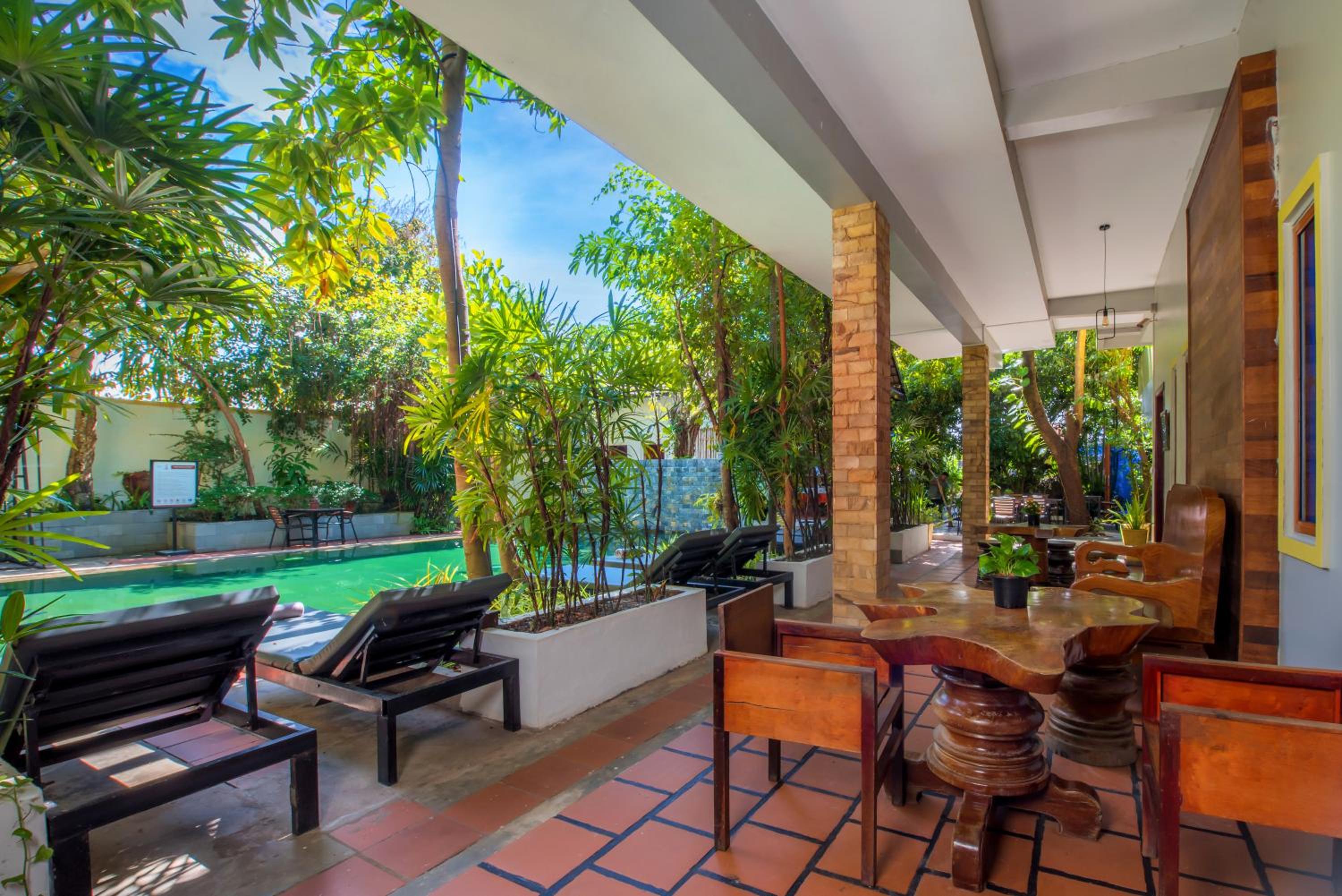  Deluxe Double Pool Access - Photo 4