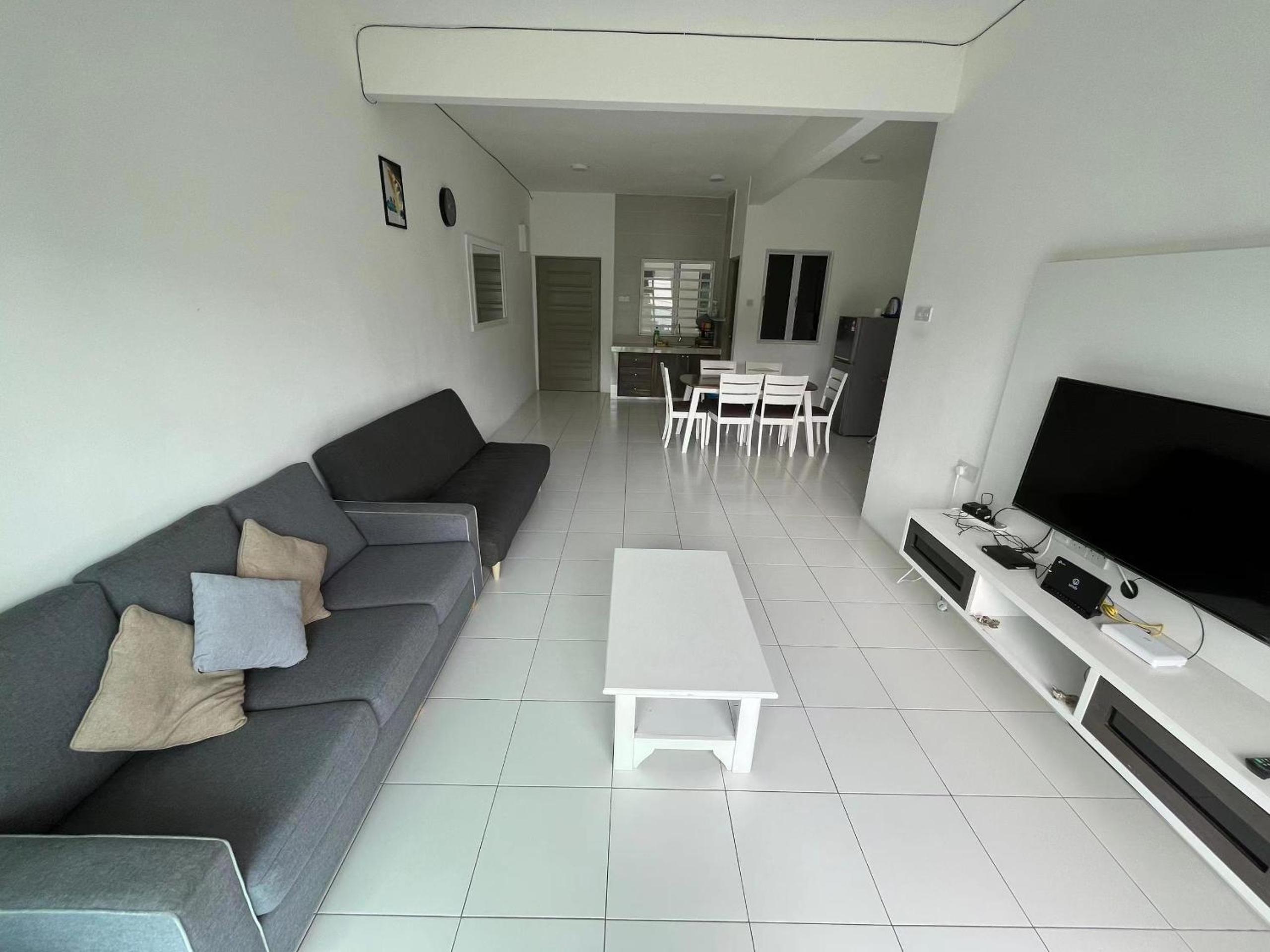 Three-Bedroom Apartment photo 1