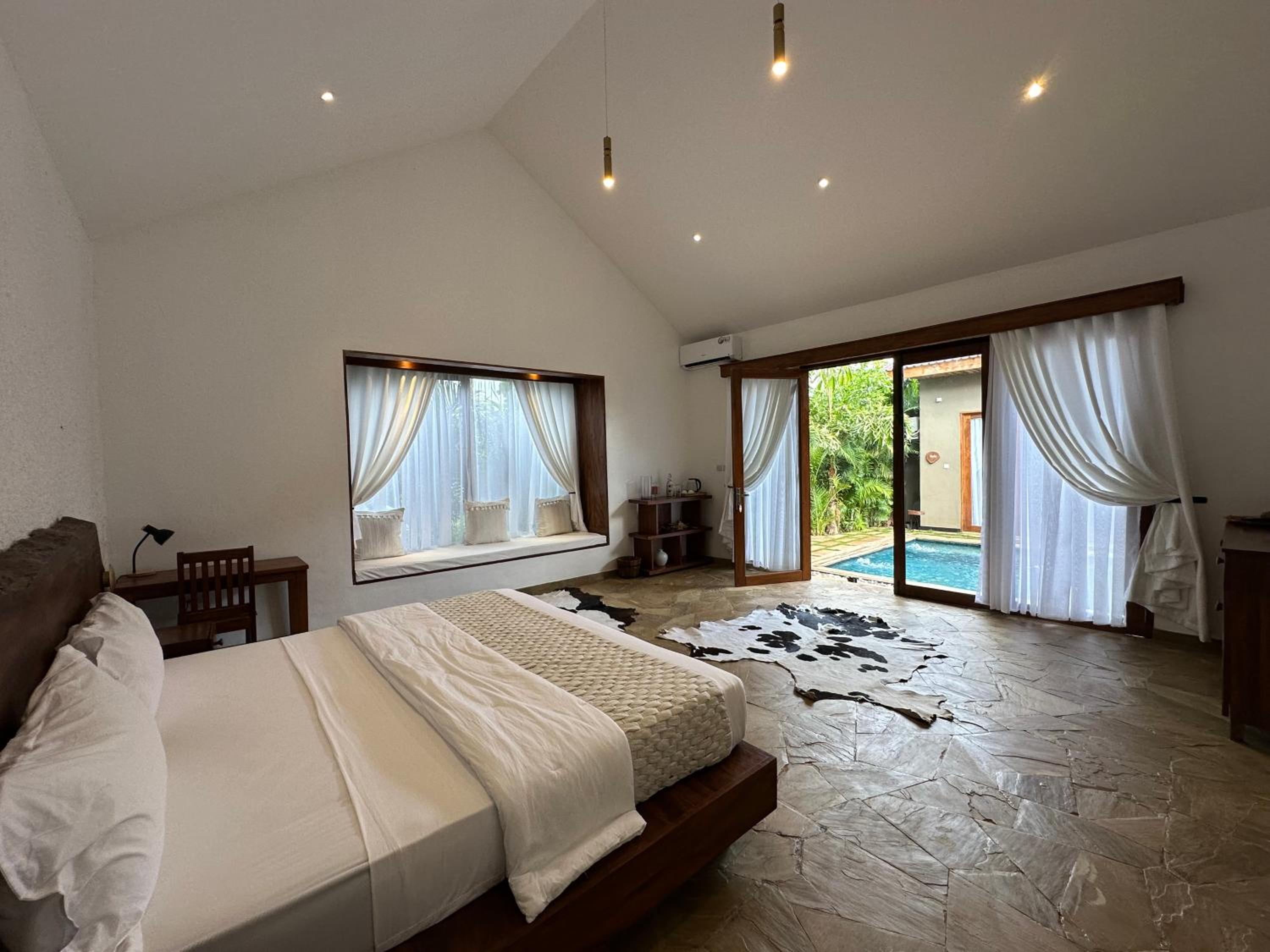 Double Room with Pool View