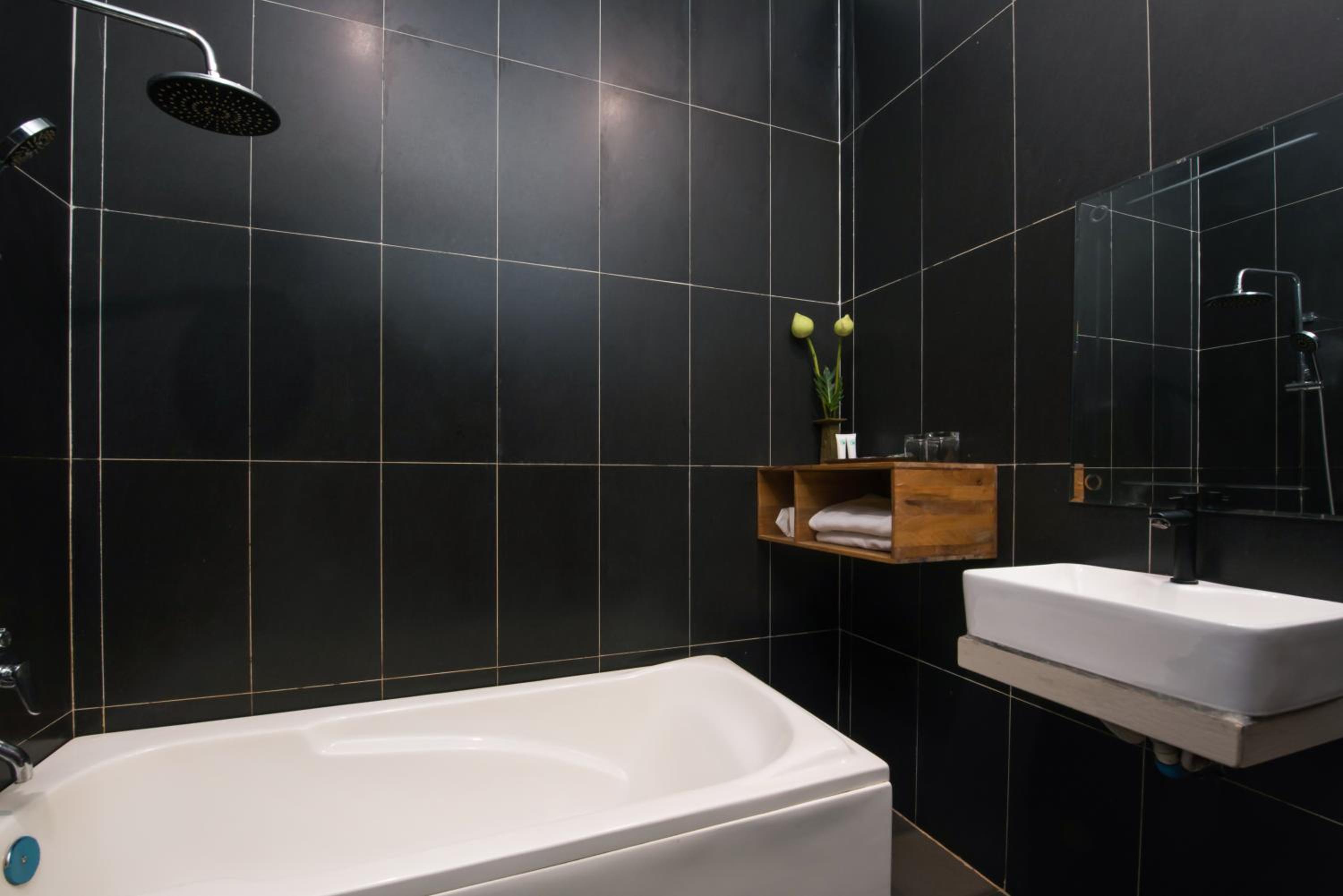 Deluxe Twin Pool Access - Photo 19