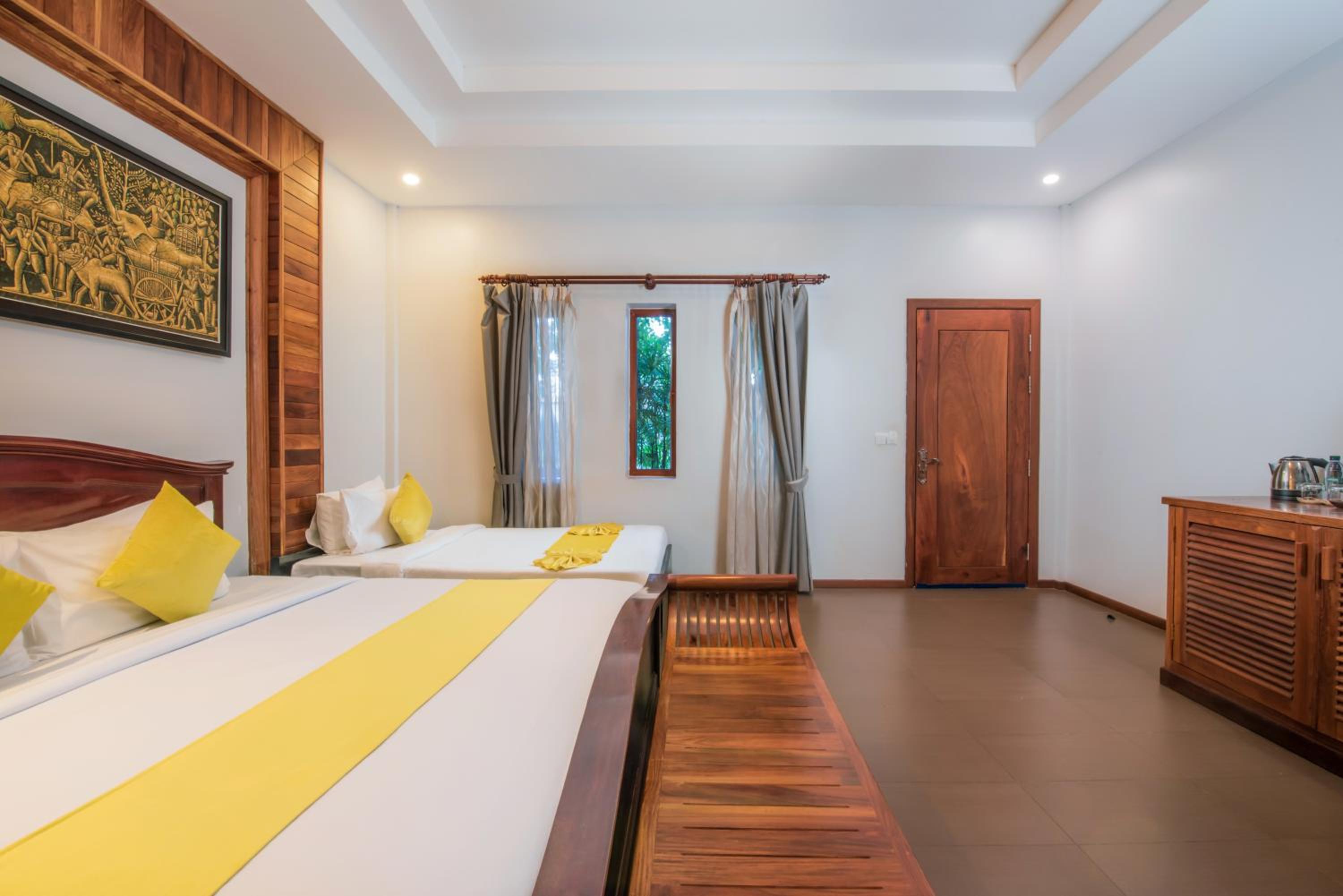 Deluxe Twin Pool Access - Photo 6